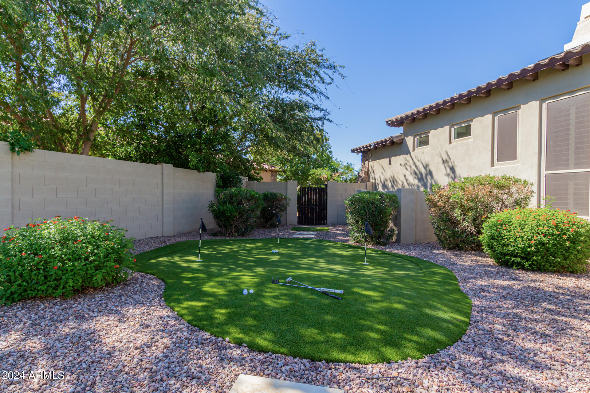 3304 E Birchwood Place