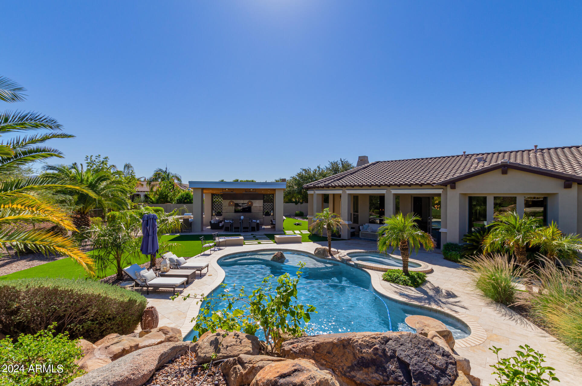 3304 E Birchwood Place