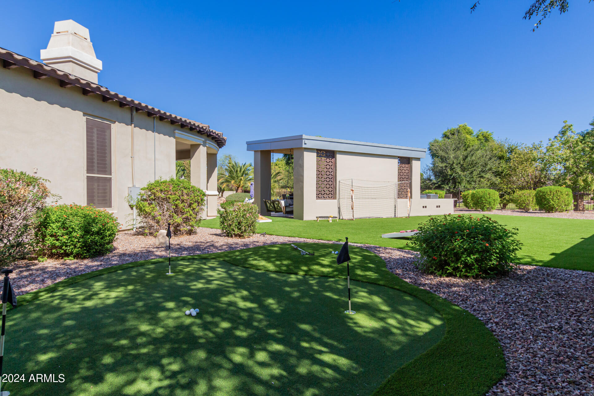 3304 E Birchwood Place