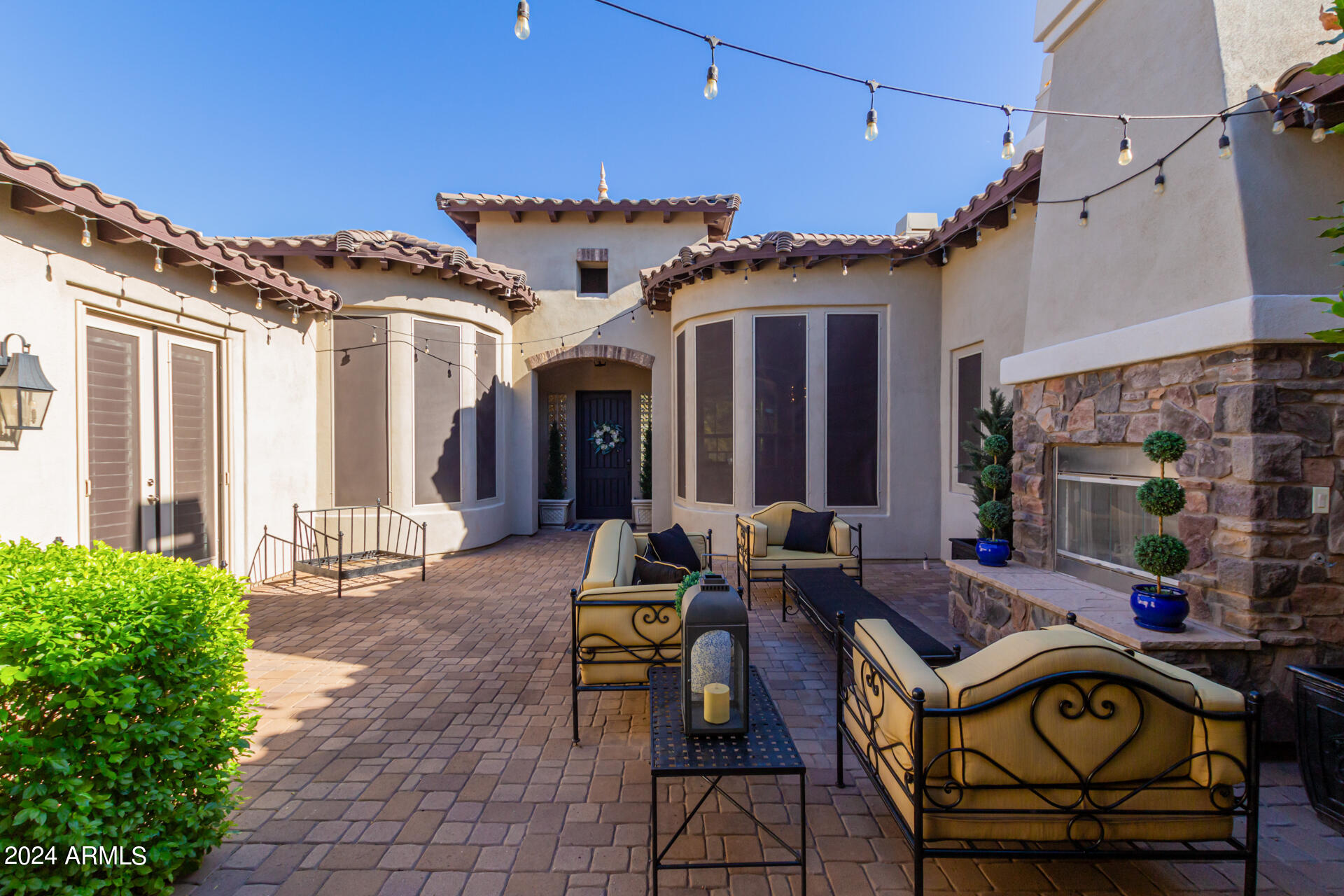 3304 E Birchwood Place