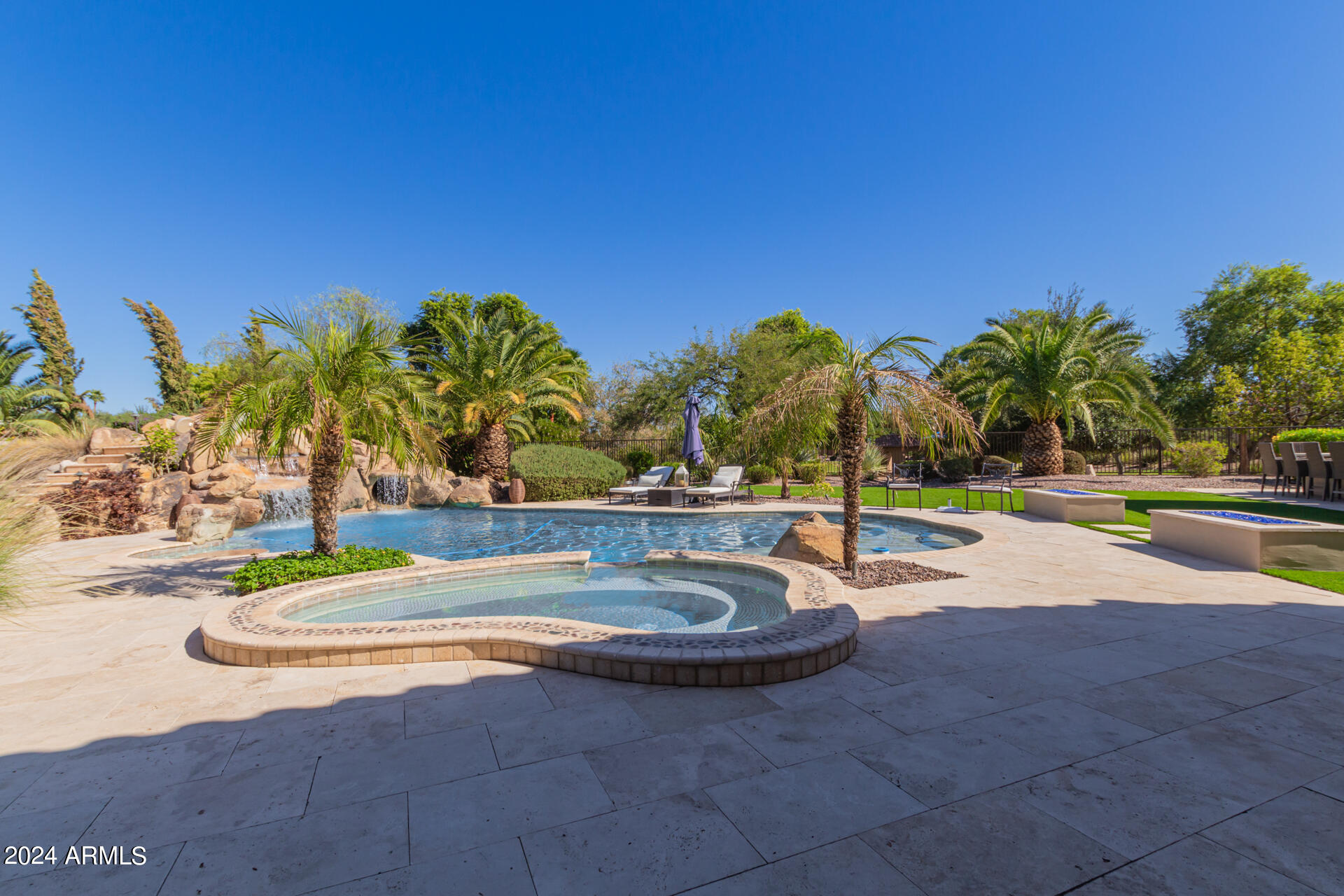 3304 E Birchwood Place