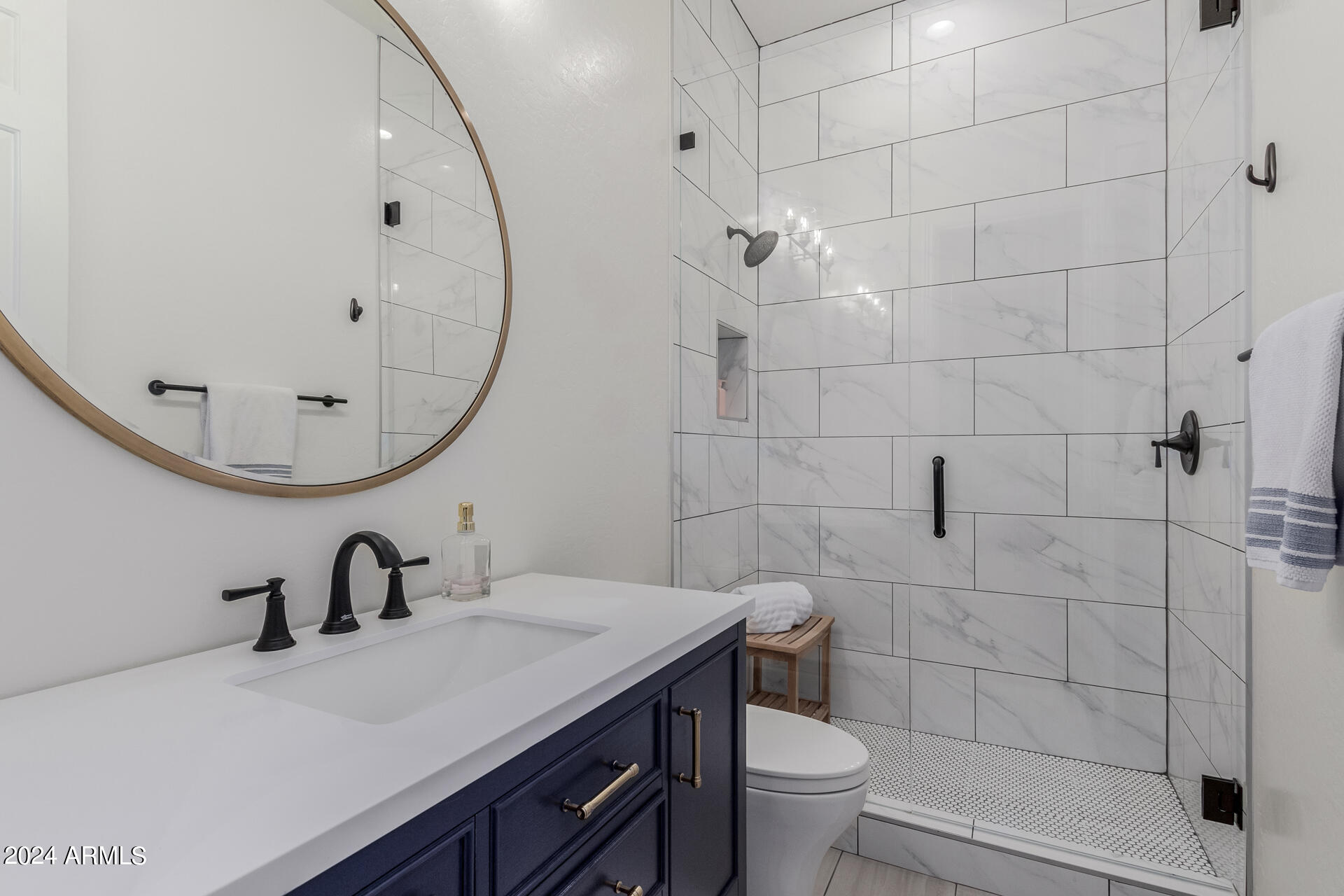 3304 E Birchwood Place