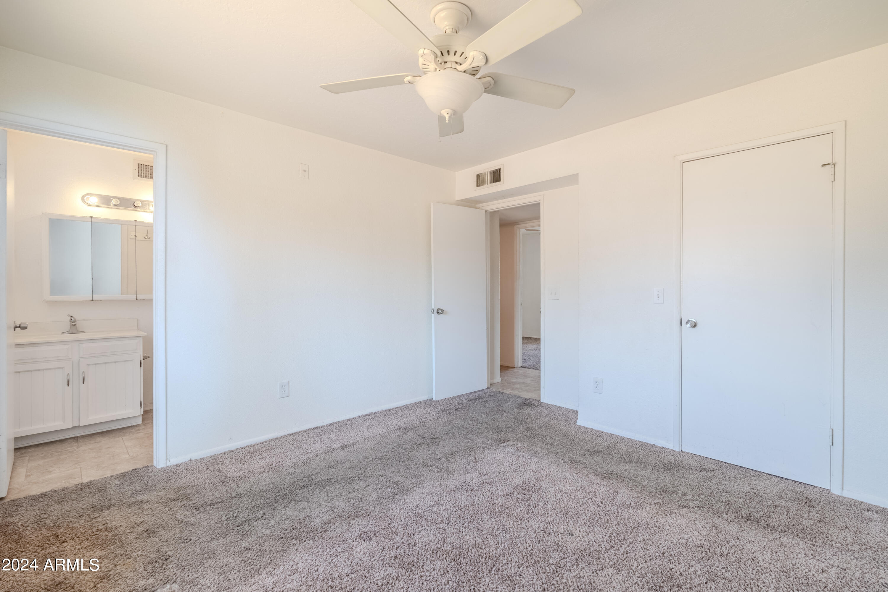 4008 S MITCHELL Drive