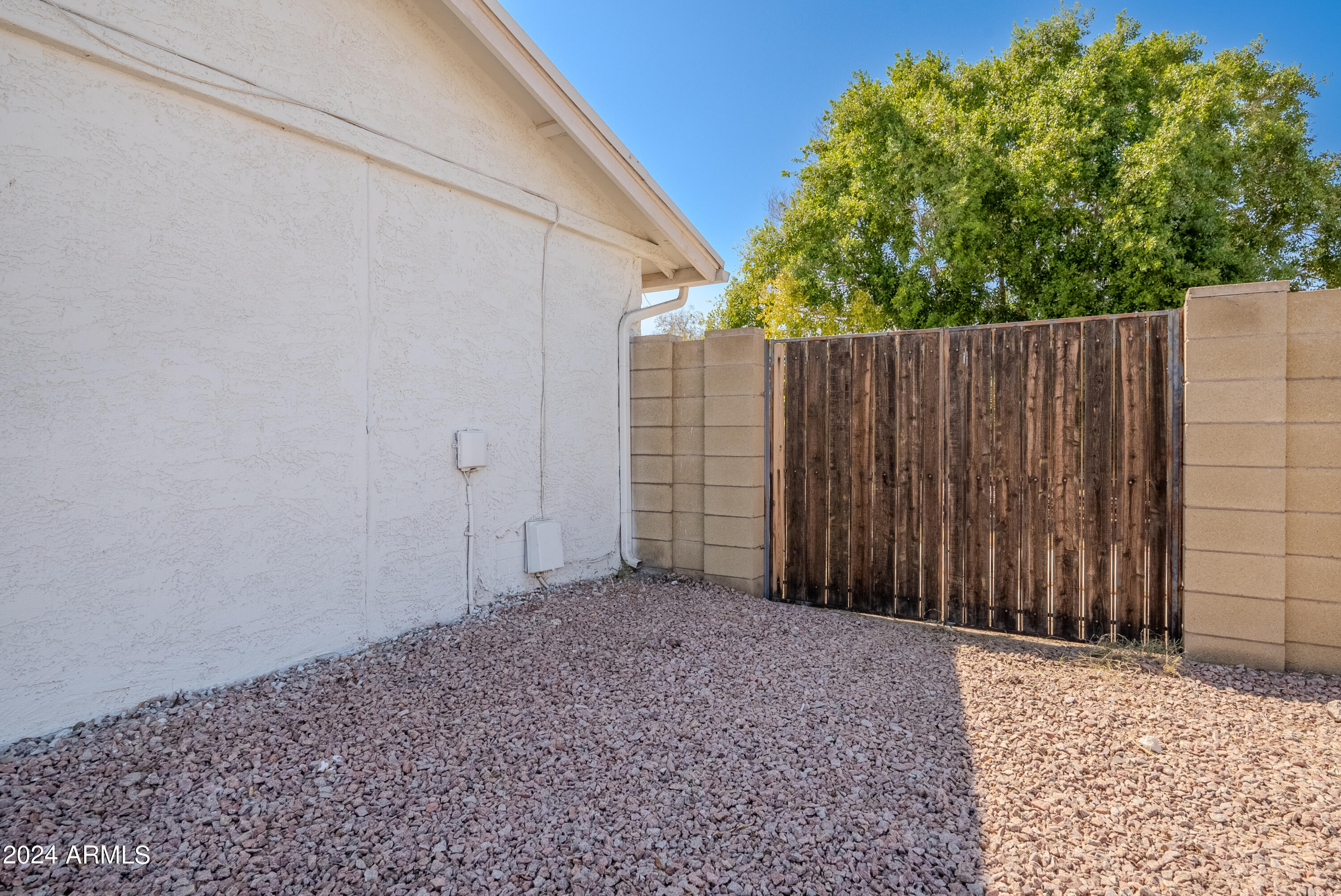 4008 S MITCHELL Drive