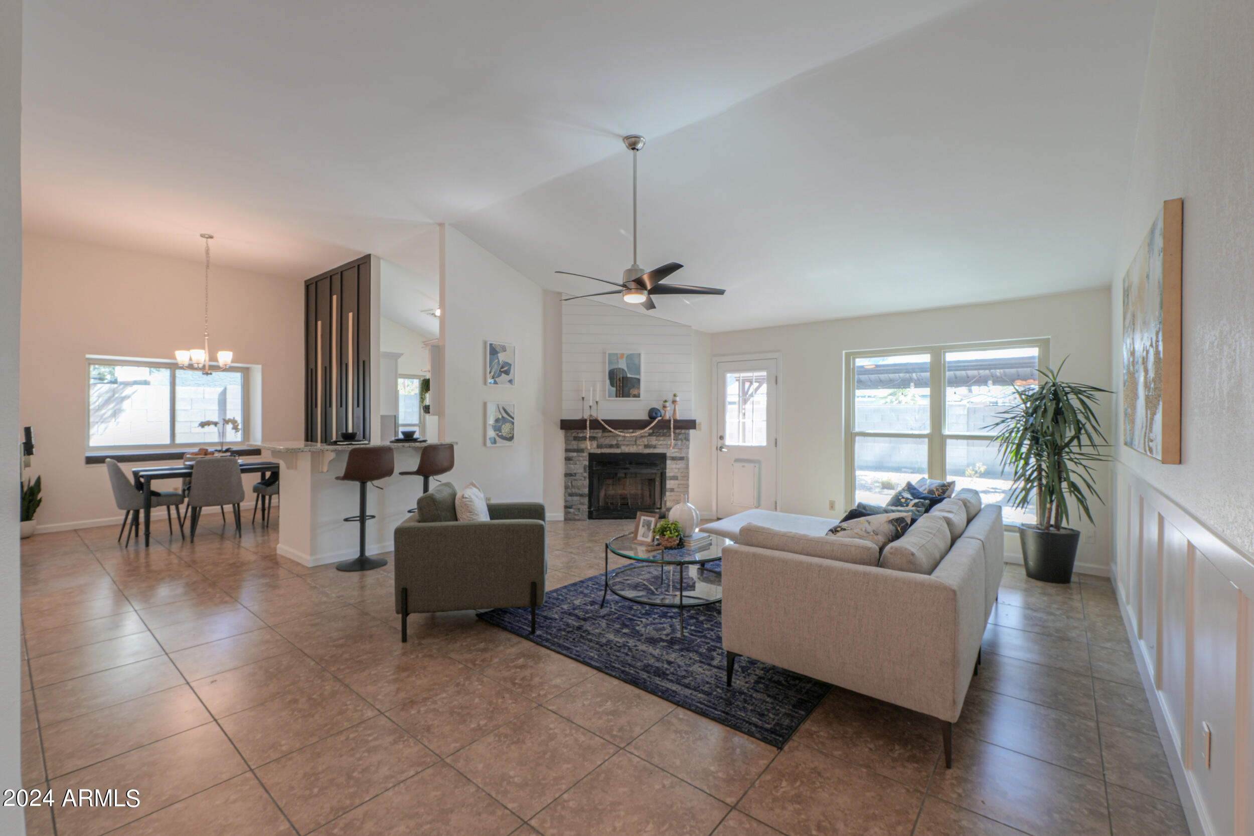 1807 W SHAWNEE Drive