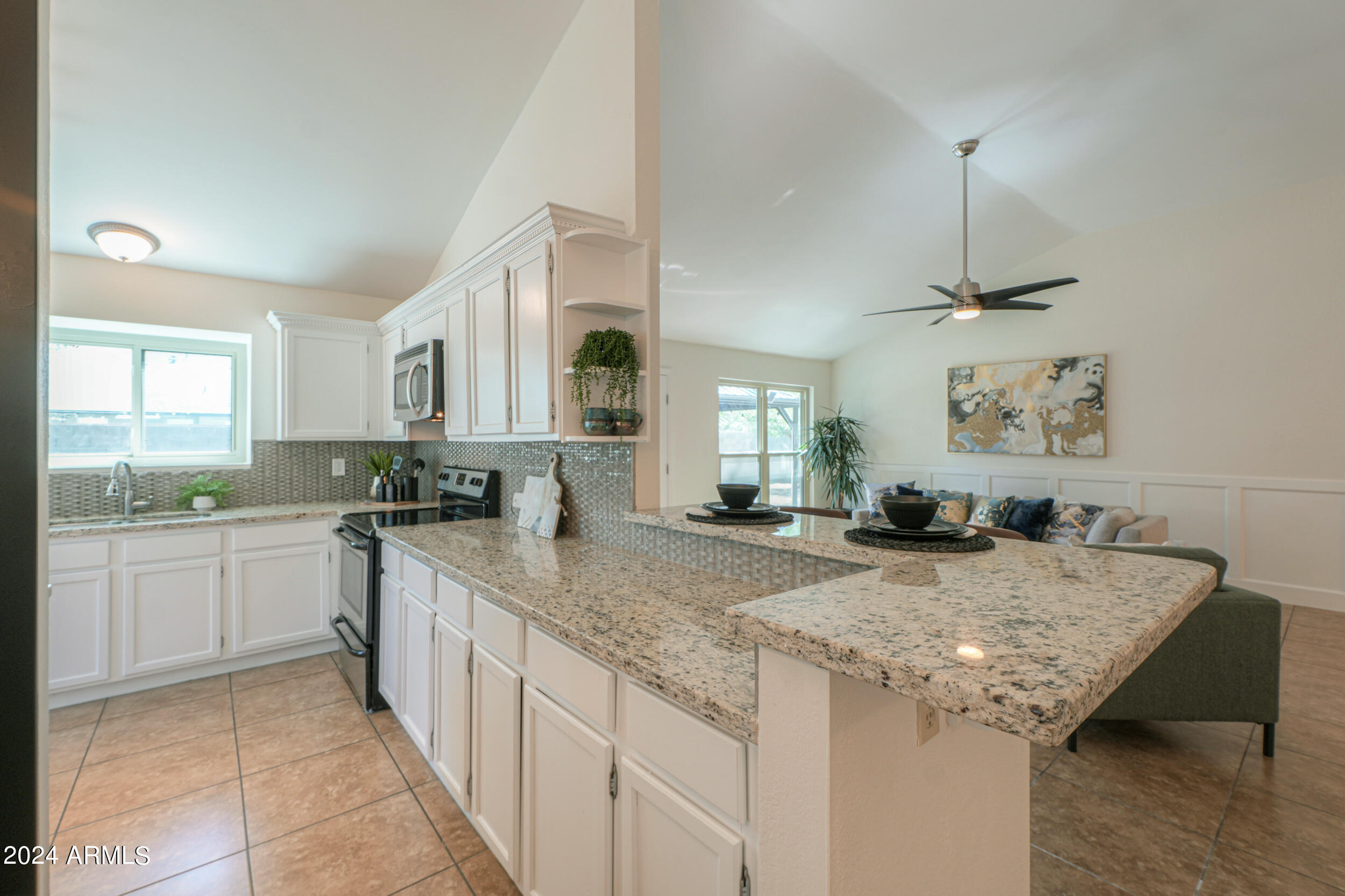 1807 W SHAWNEE Drive