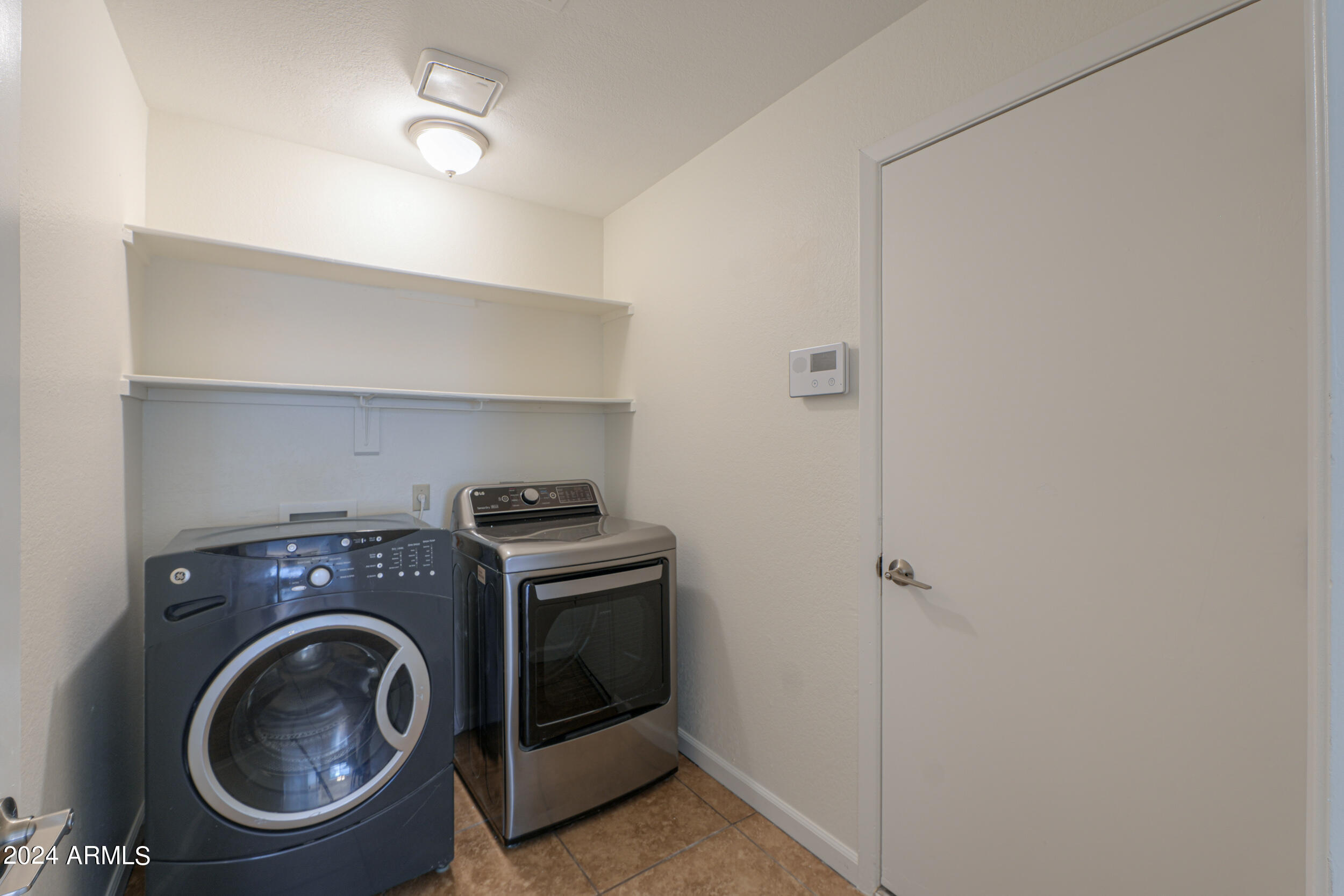 1807 W SHAWNEE Drive