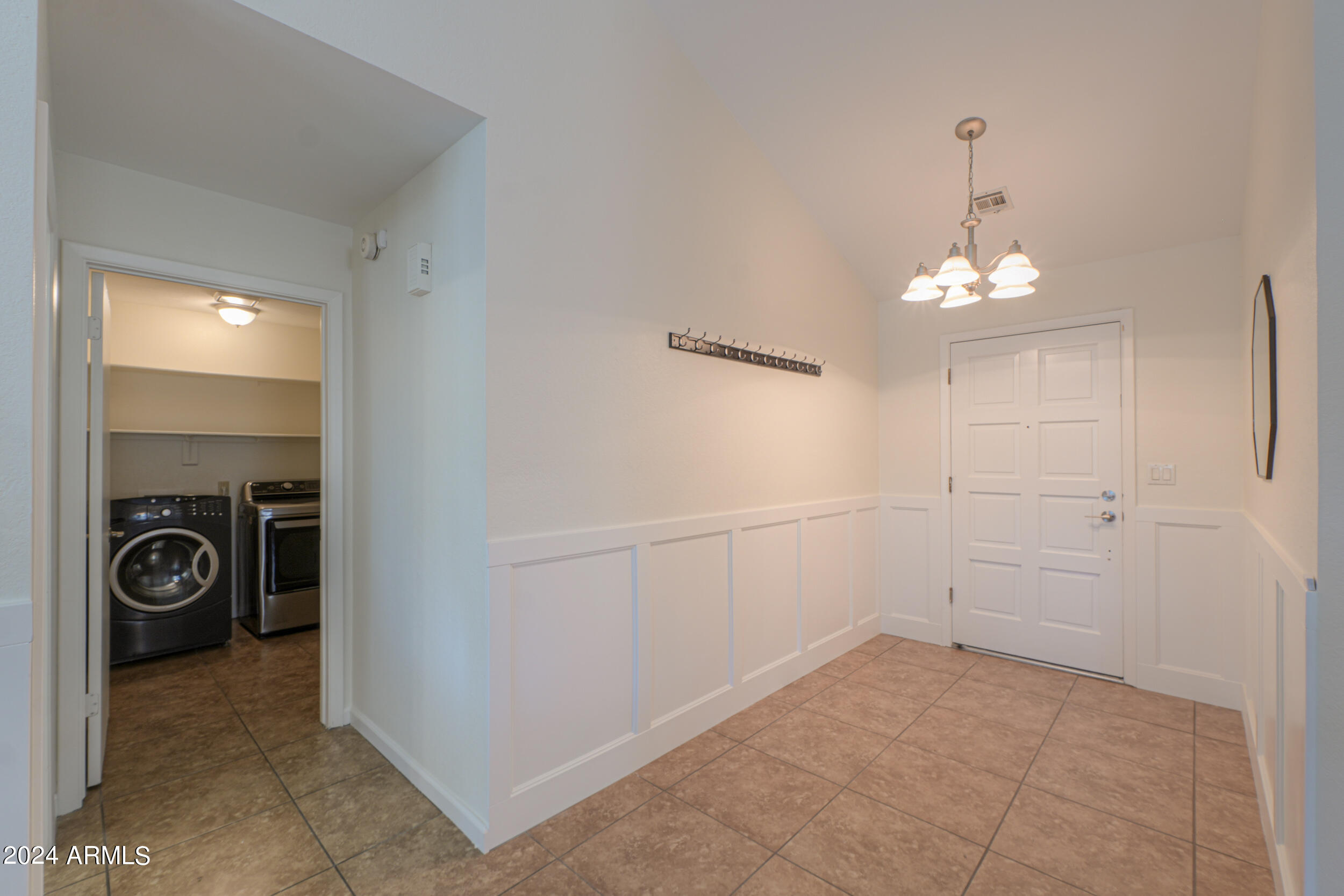 1807 W SHAWNEE Drive