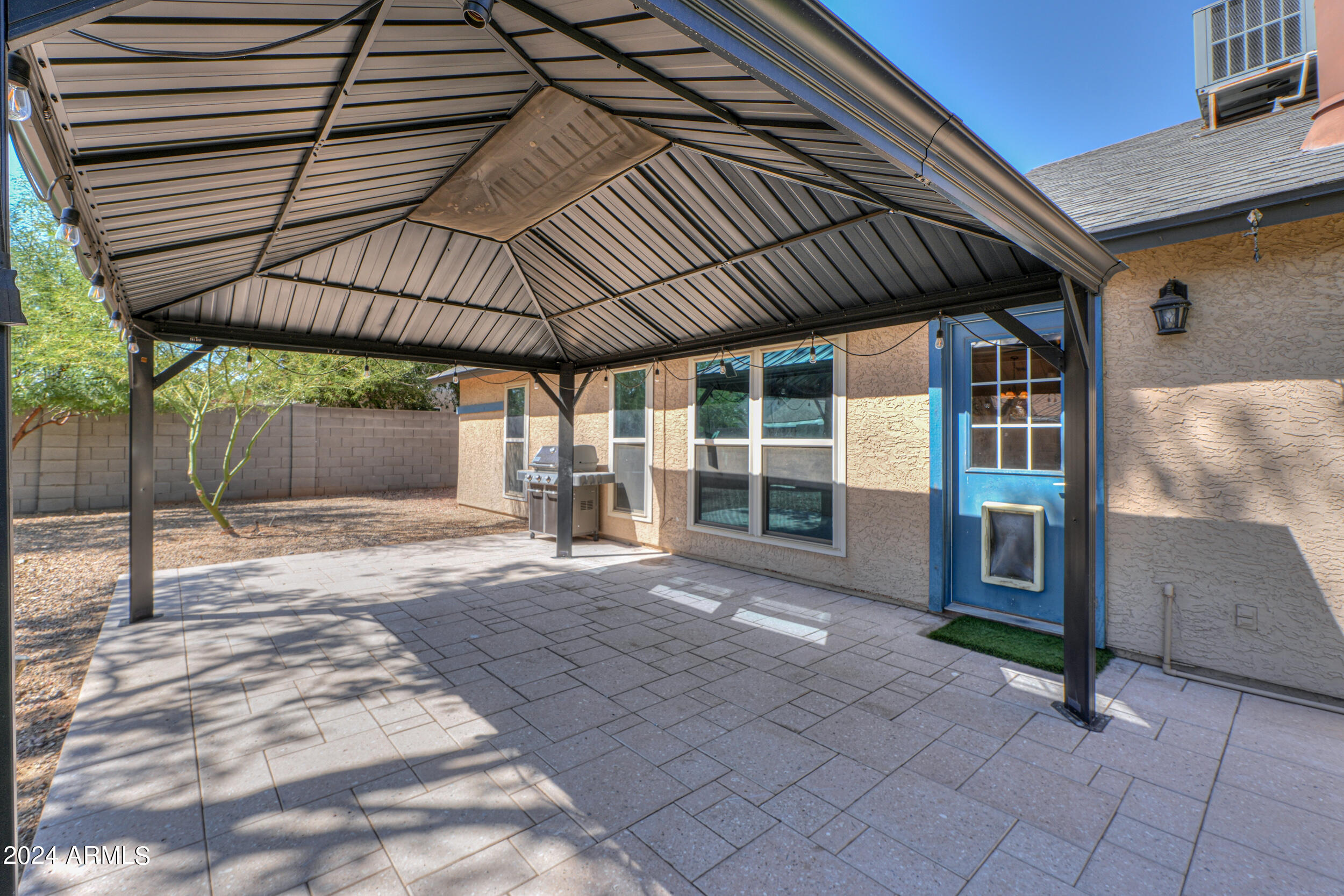 1807 W SHAWNEE Drive