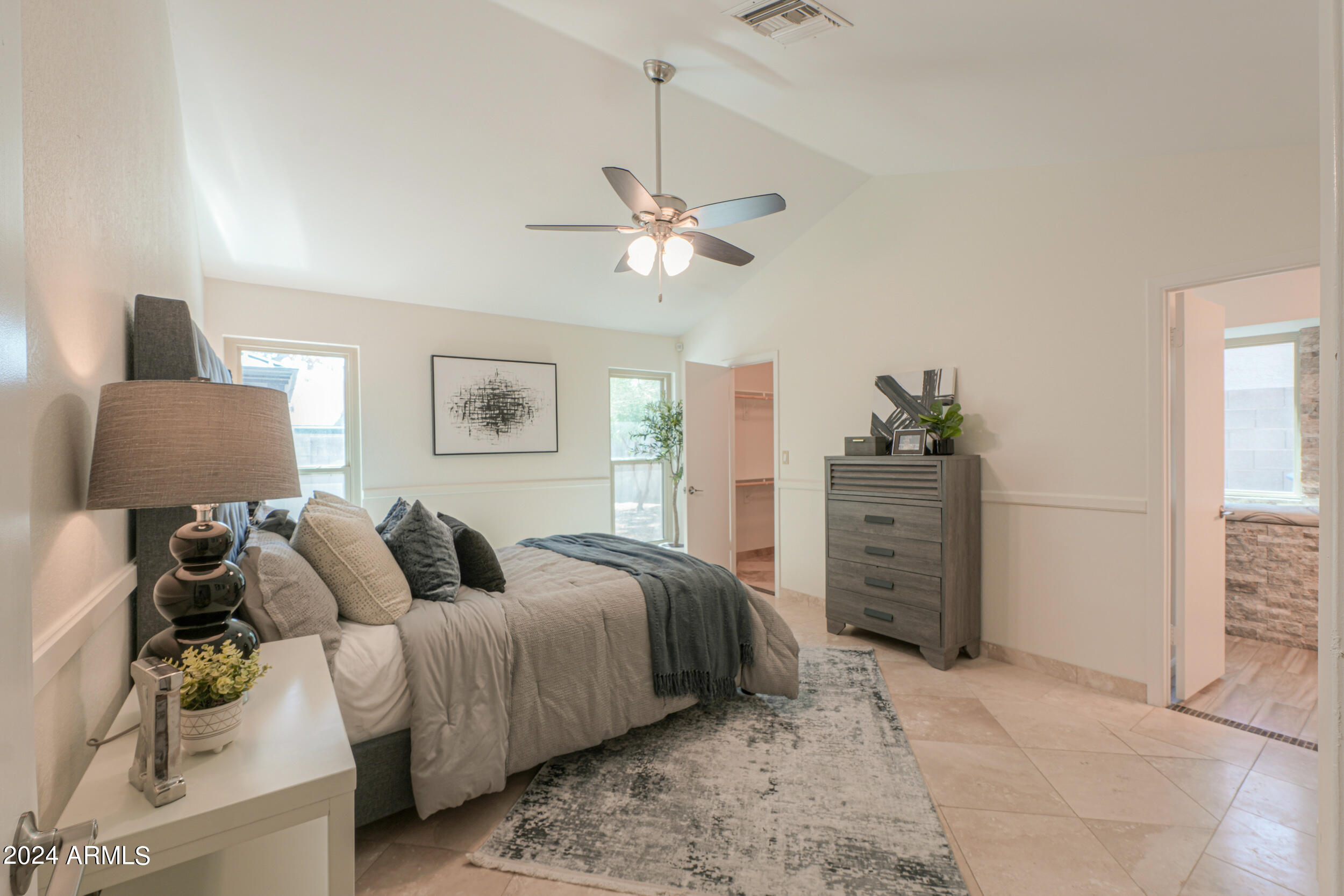 1807 W SHAWNEE Drive