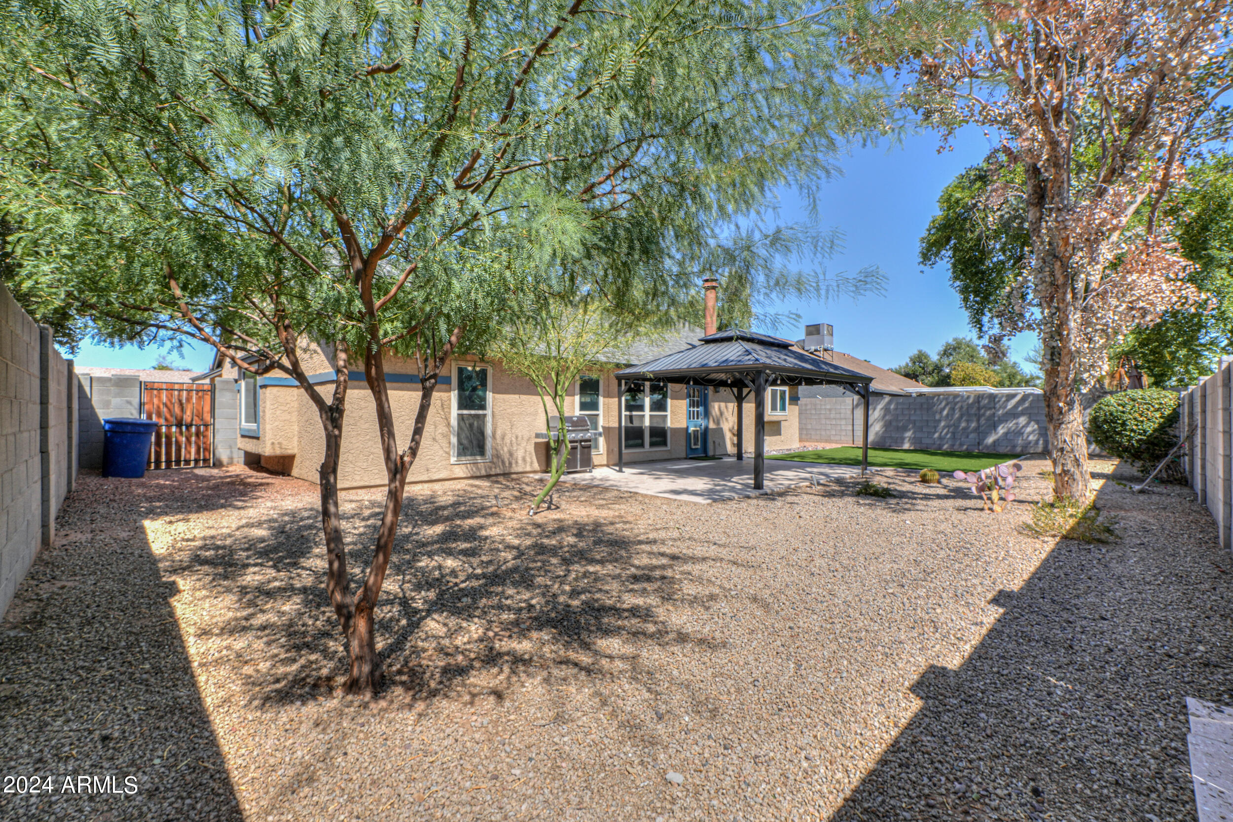 1807 W SHAWNEE Drive