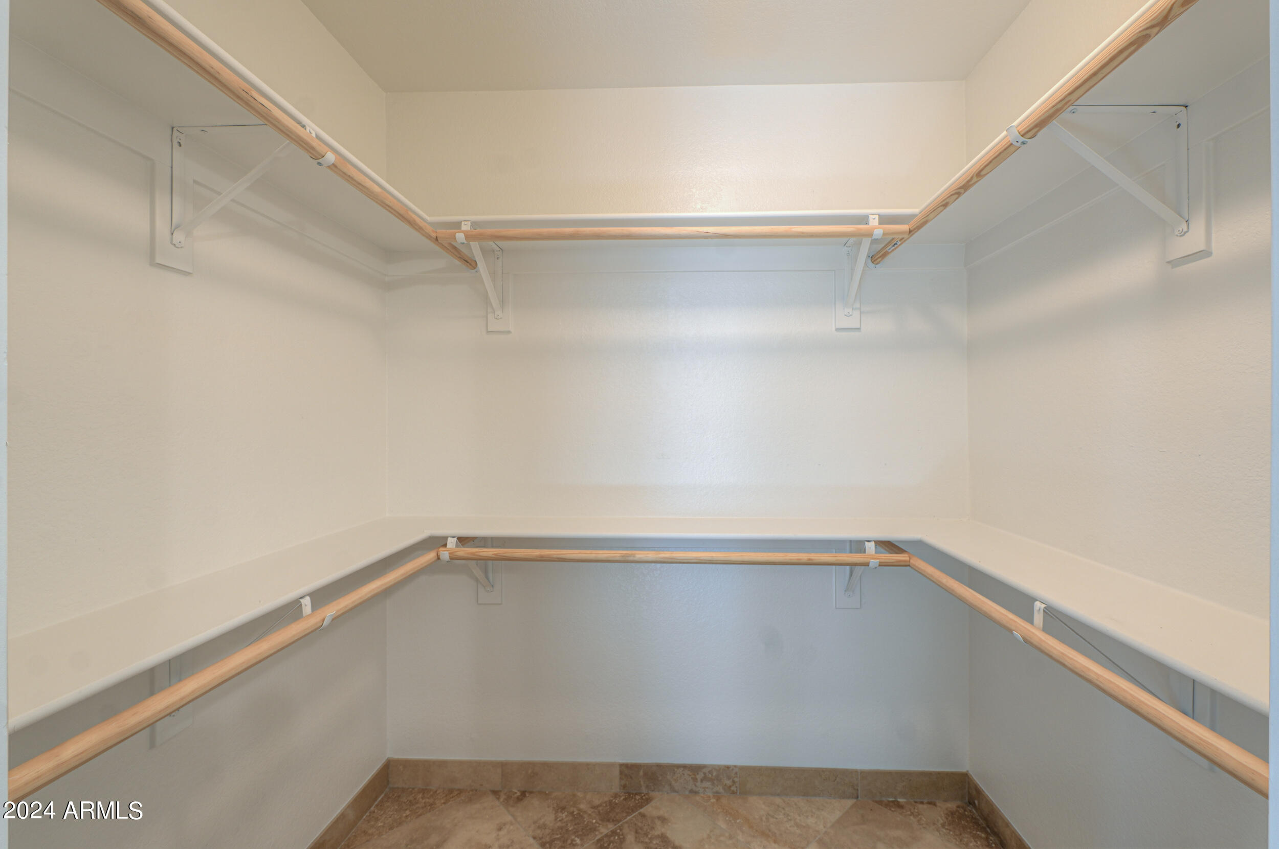 1807 W SHAWNEE Drive