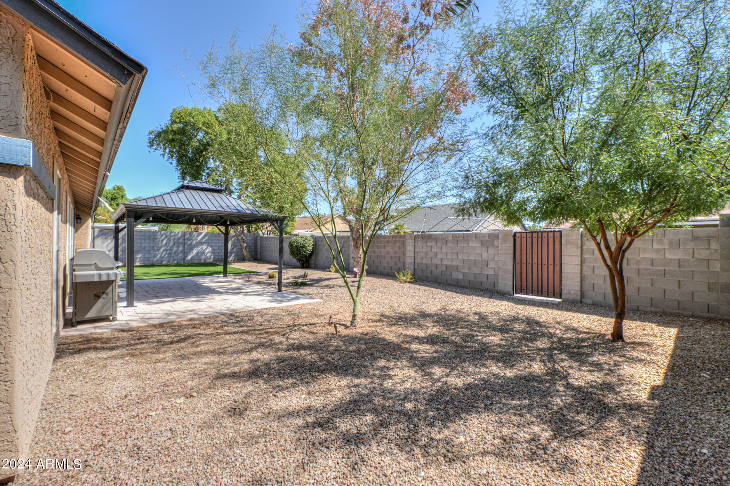 1807 W SHAWNEE Drive