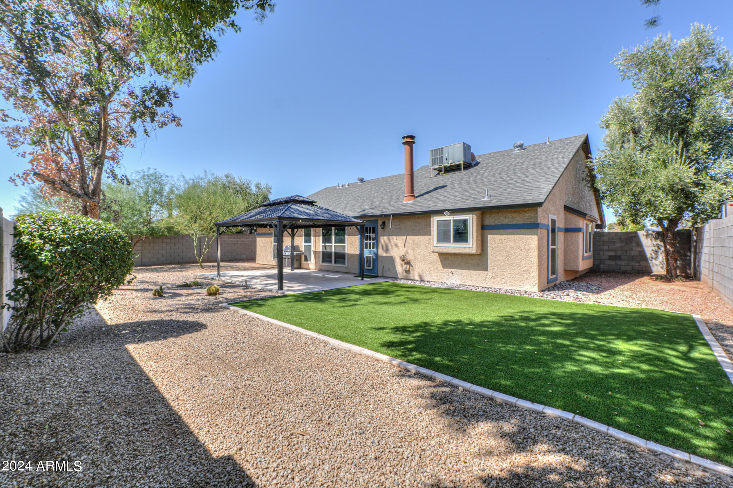 1807 W SHAWNEE Drive