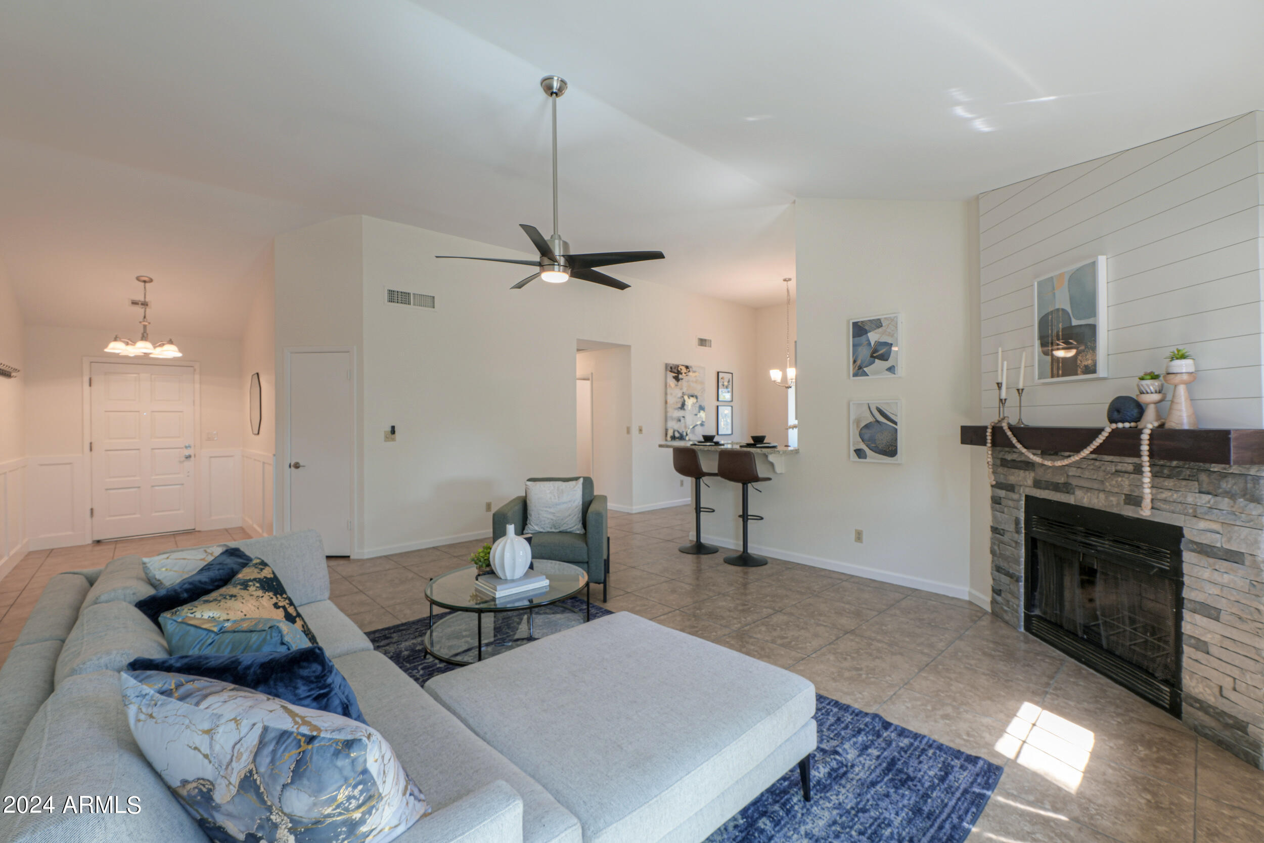 1807 W SHAWNEE Drive