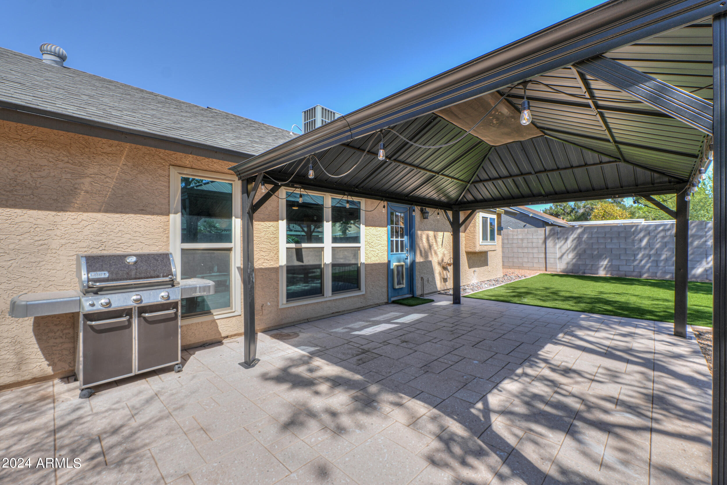 1807 W SHAWNEE Drive