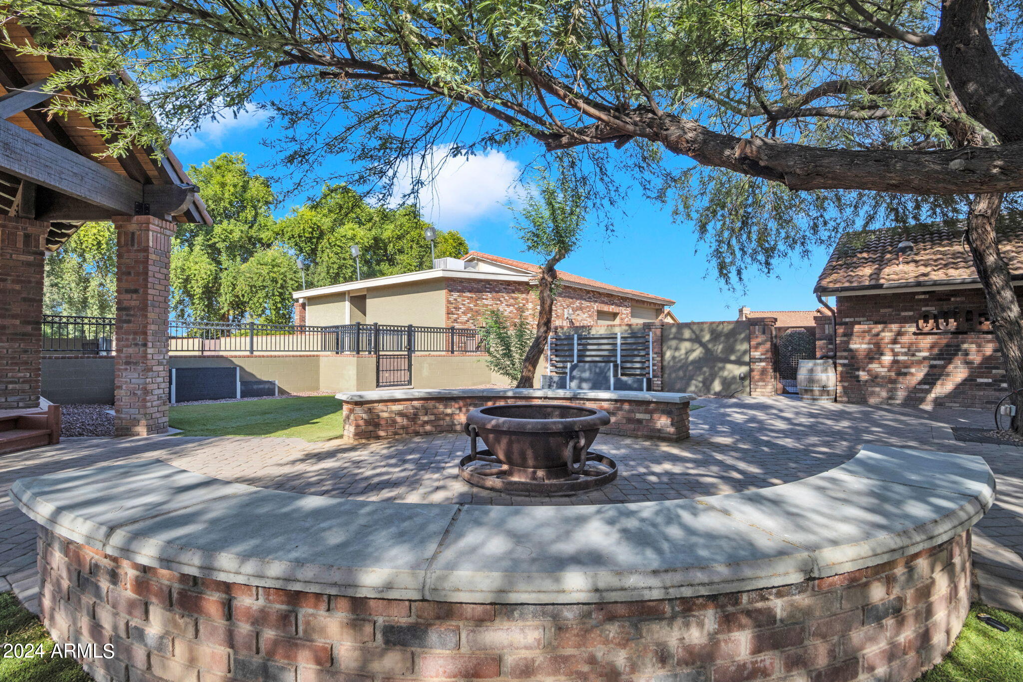 2508 W MESQUITE Street