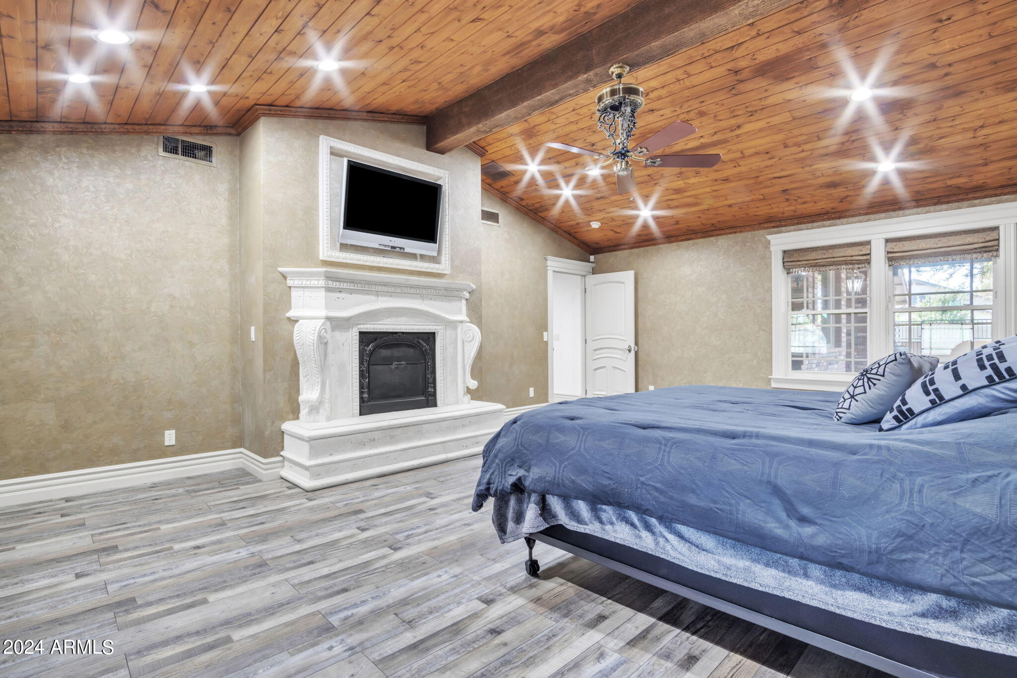 2508 W MESQUITE Street