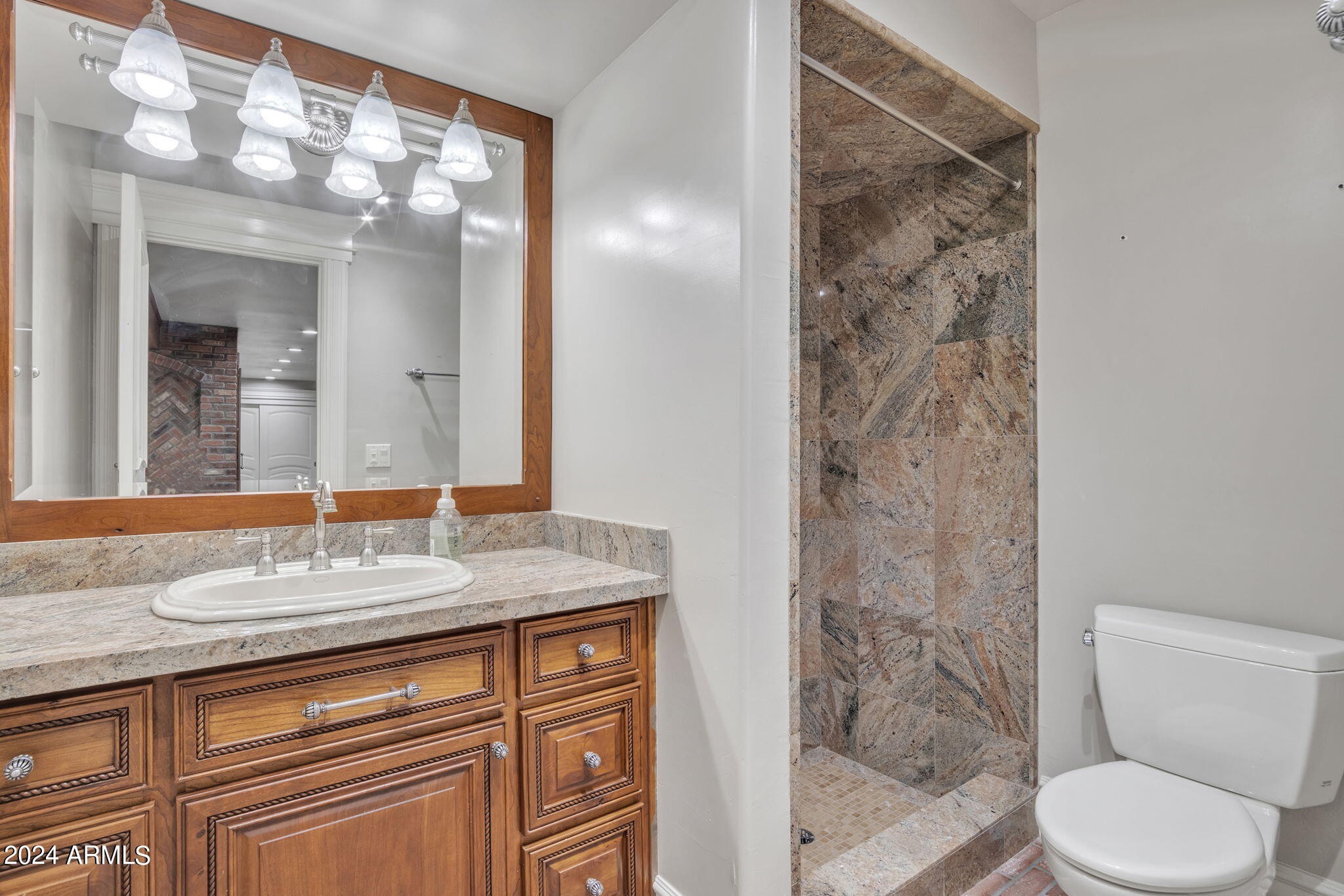 2508 W MESQUITE Street