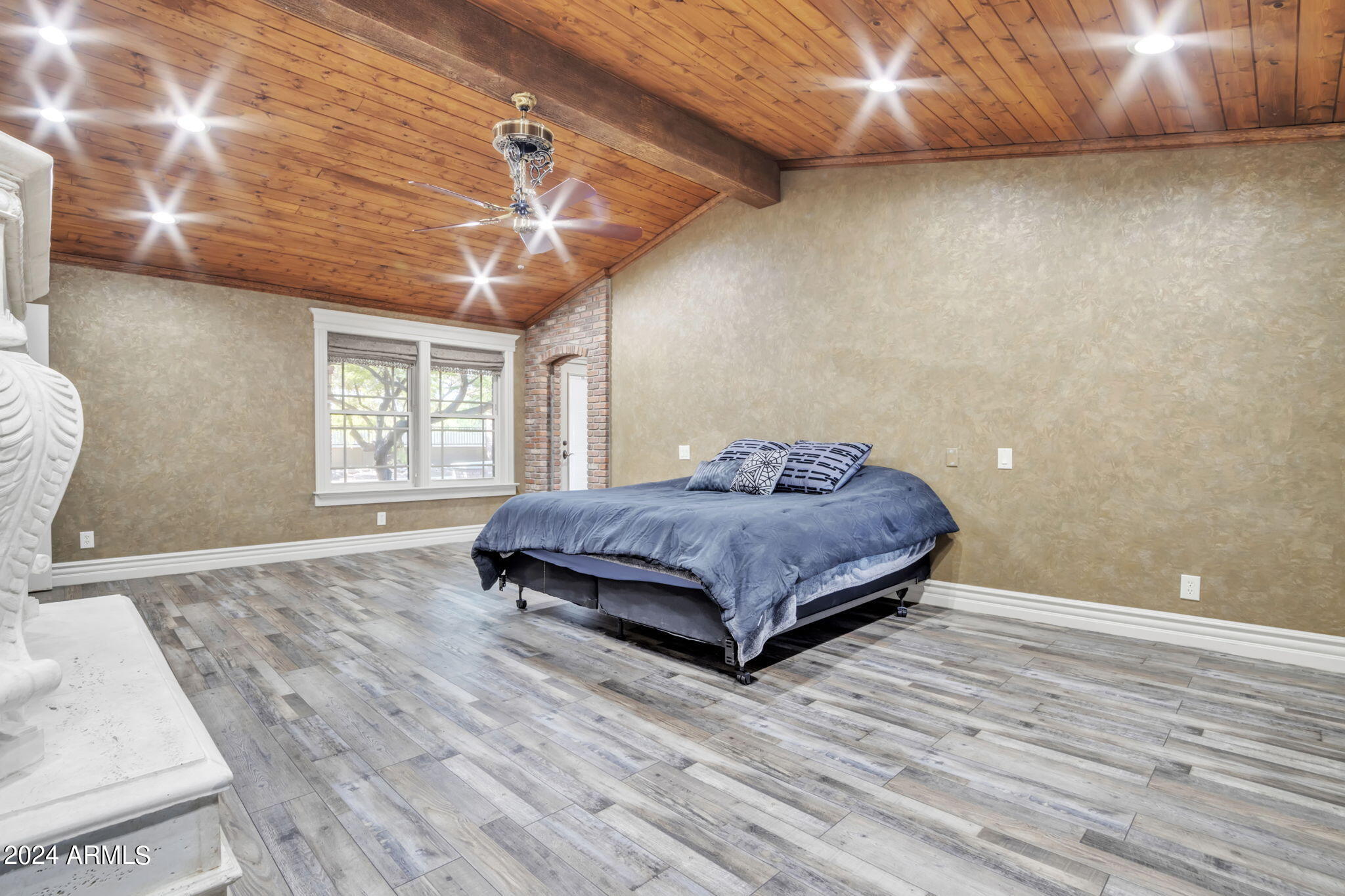 2508 W MESQUITE Street