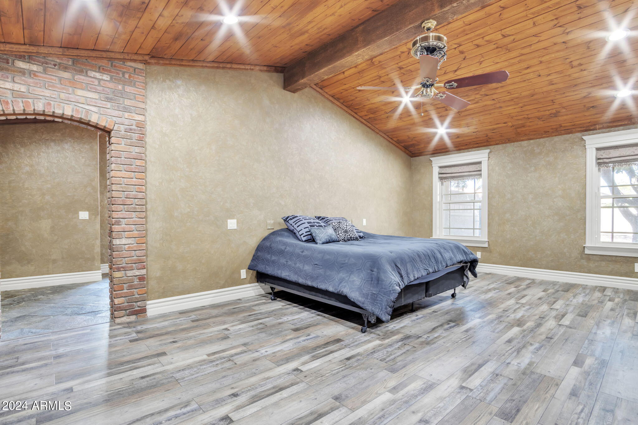 2508 W MESQUITE Street