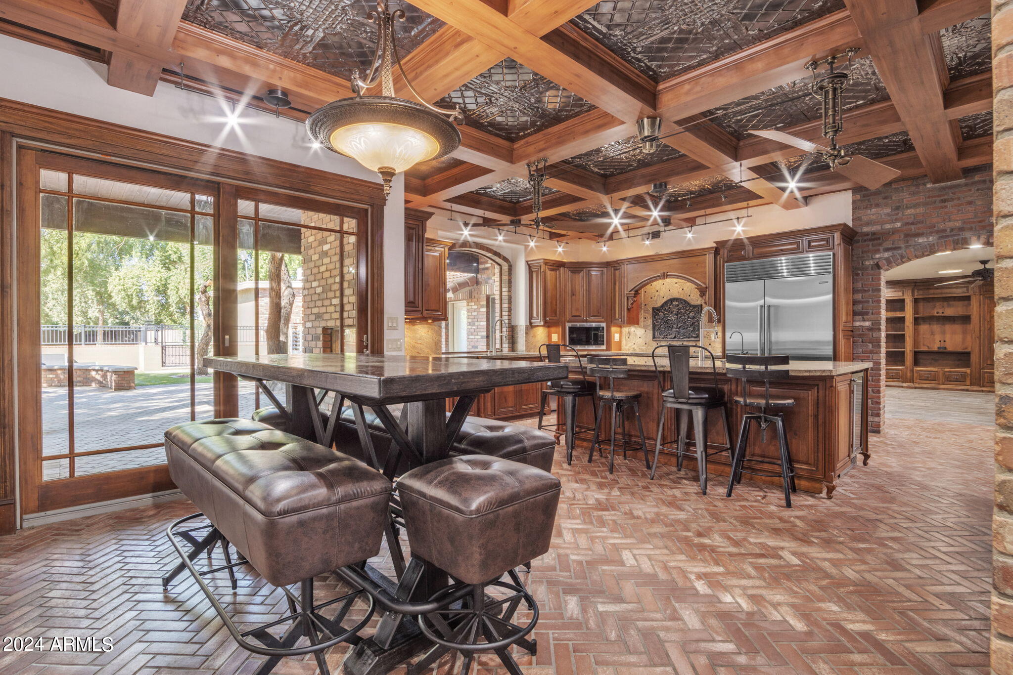 2508 W MESQUITE Street