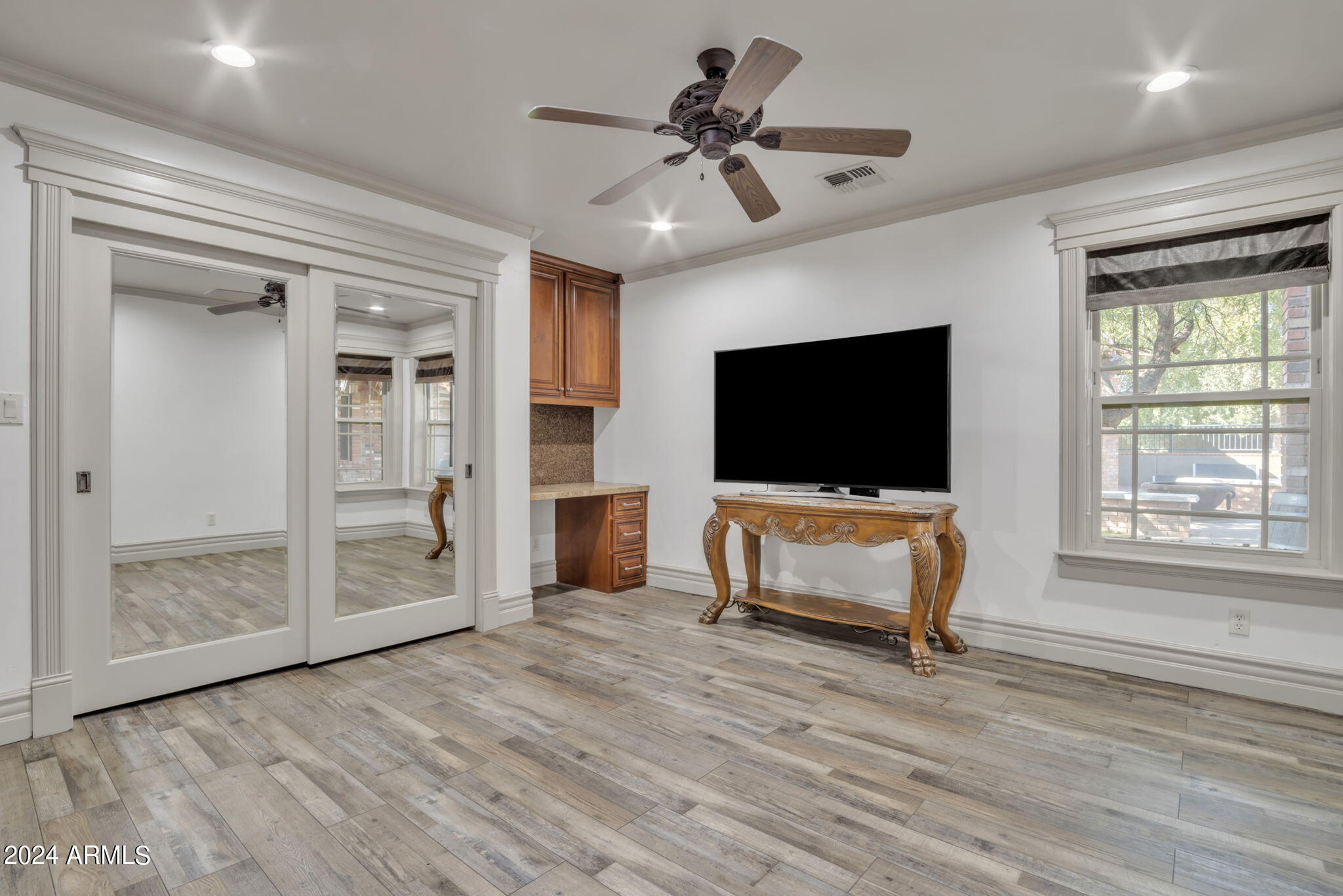 2508 W MESQUITE Street