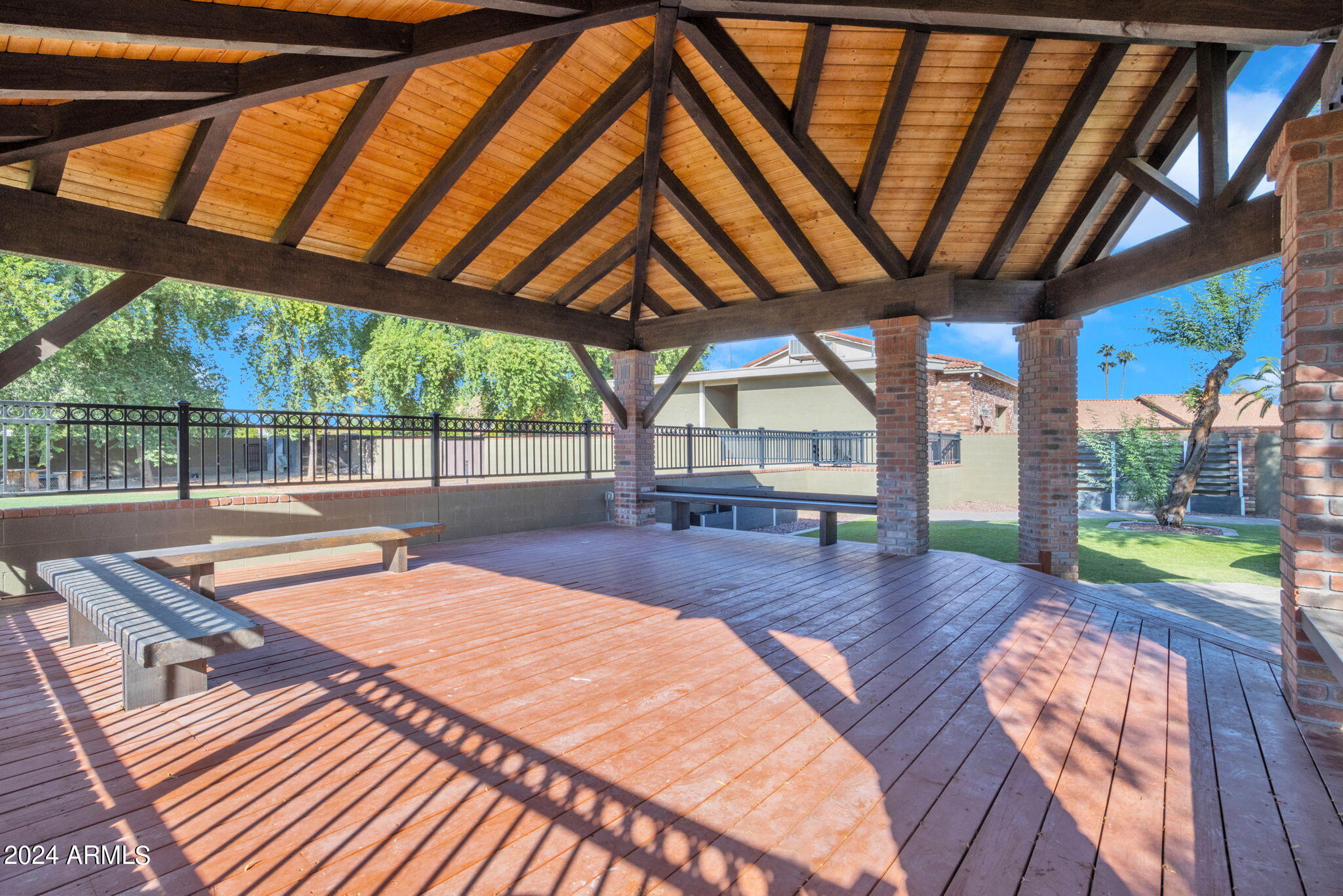 2508 W MESQUITE Street