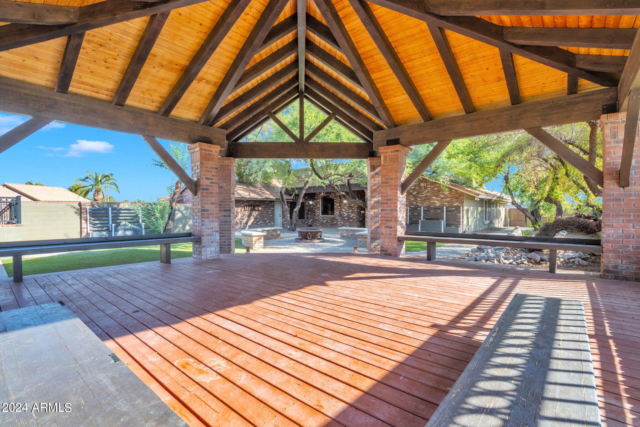 2508 W MESQUITE Street