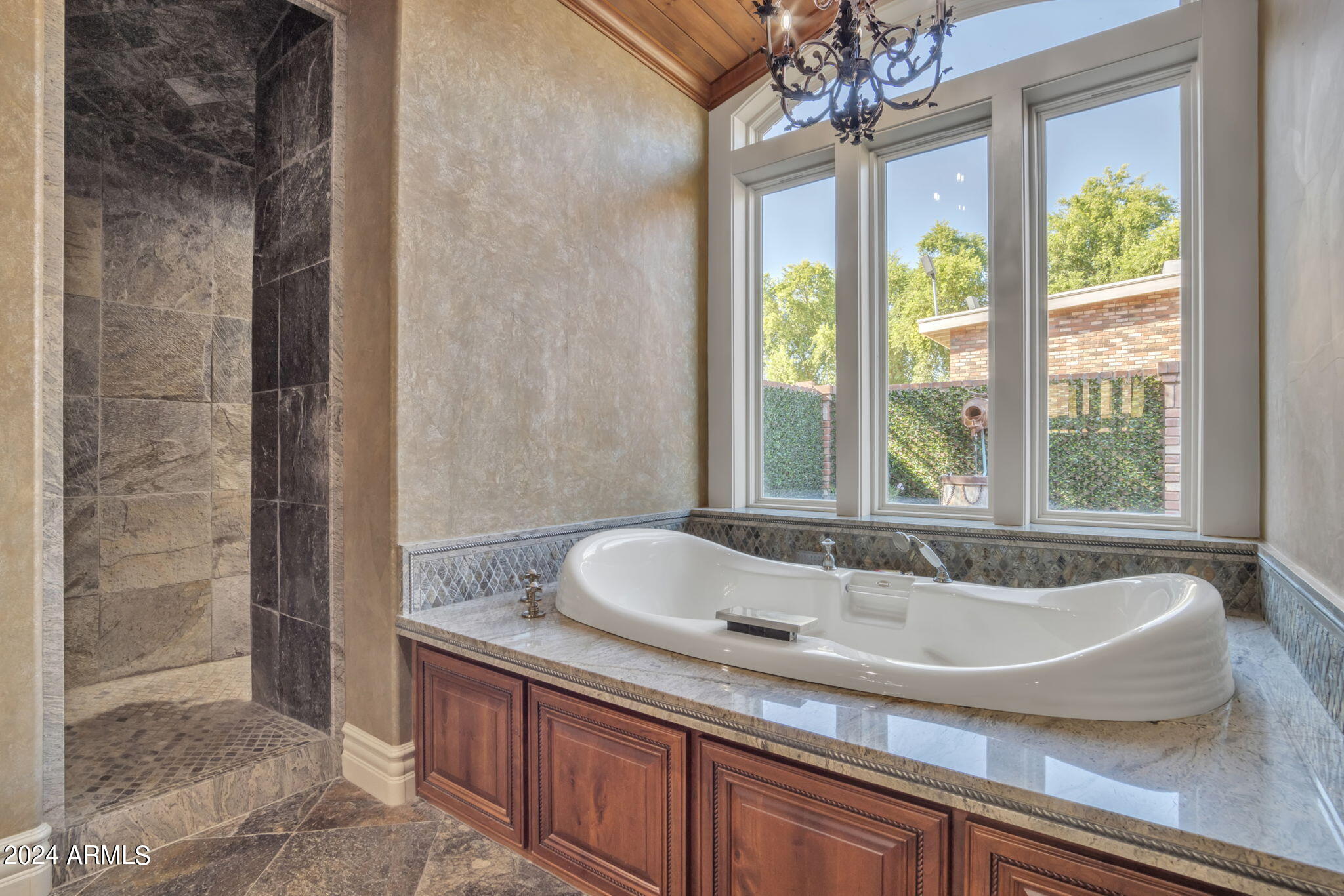 2508 W MESQUITE Street