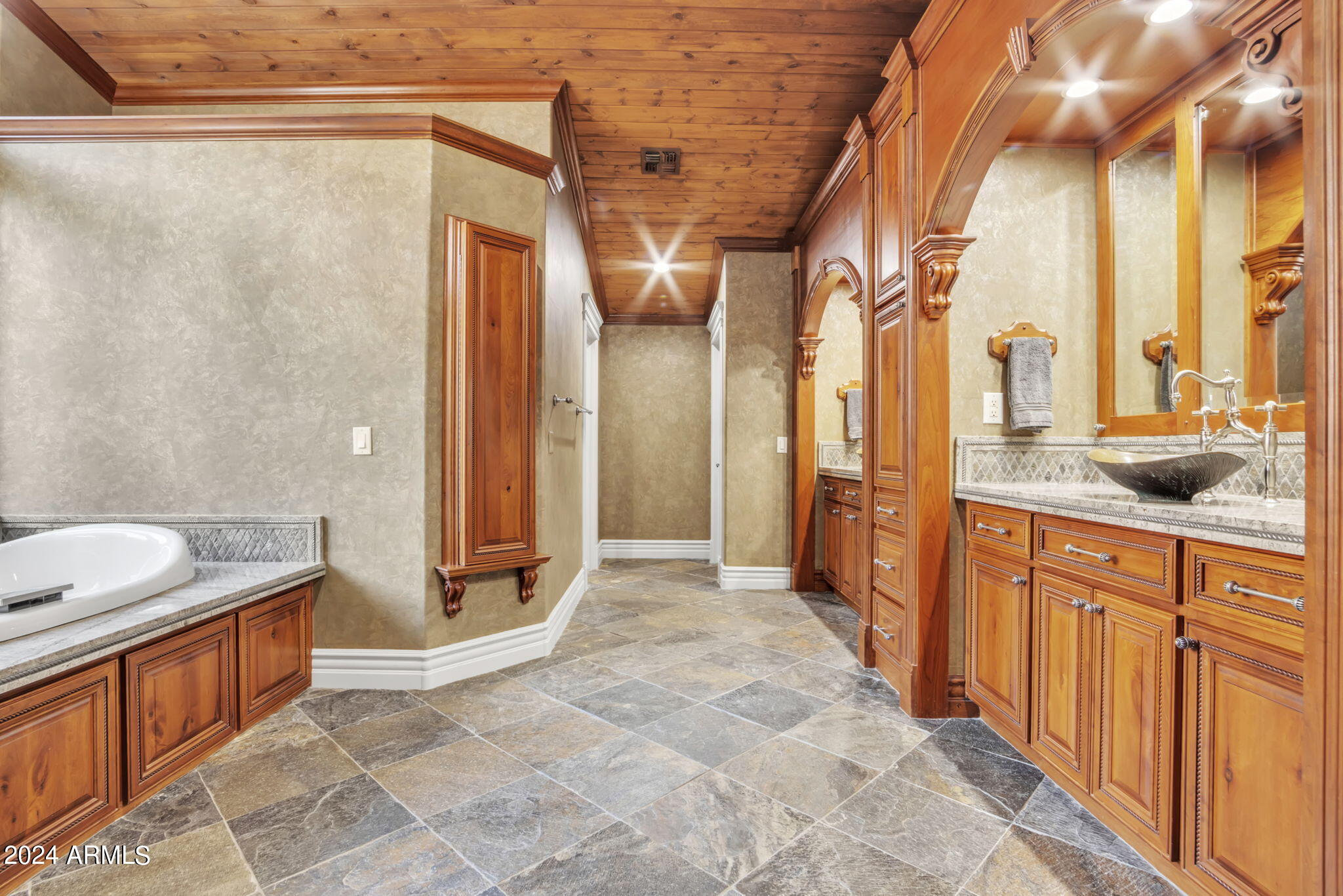 2508 W MESQUITE Street