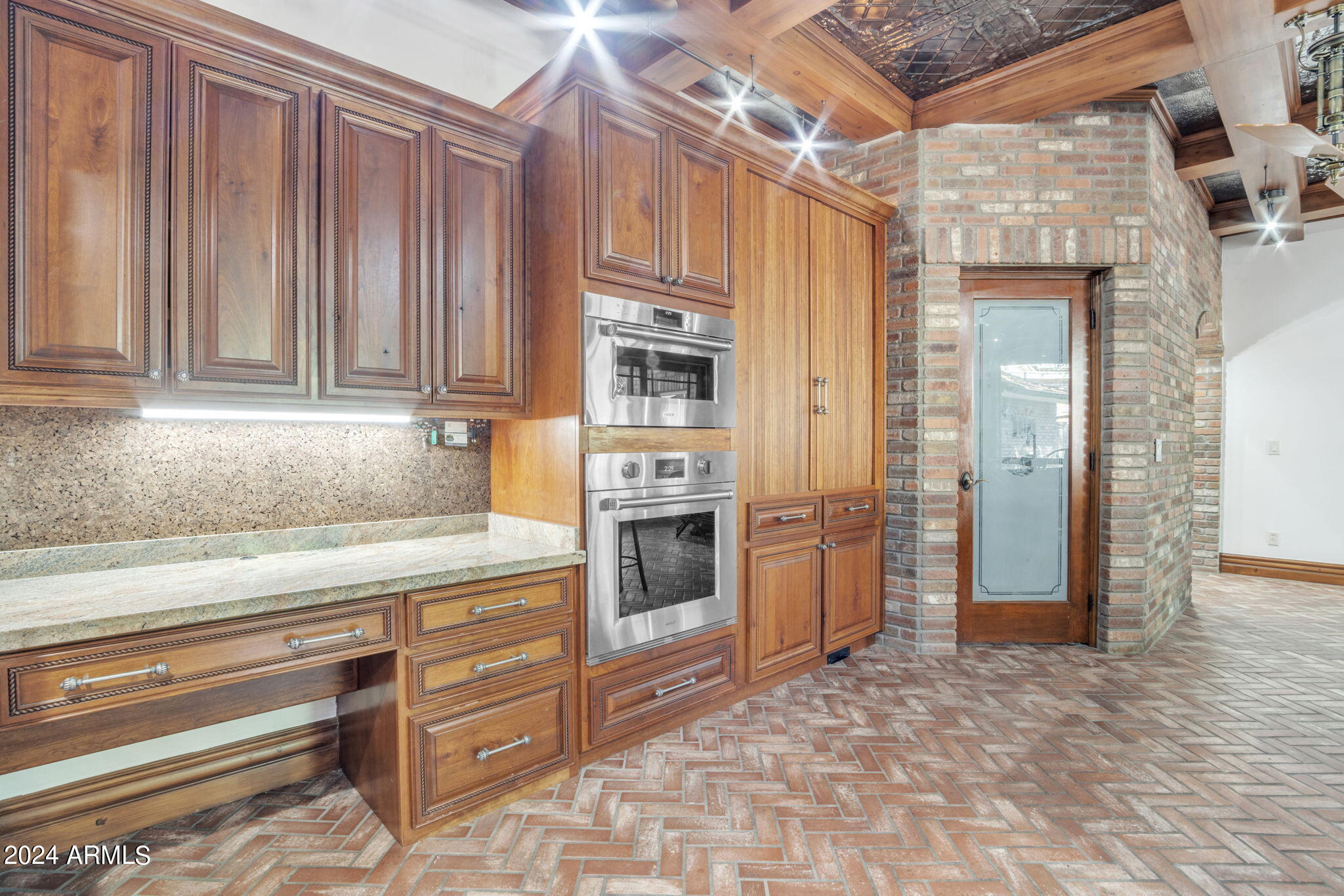 2508 W MESQUITE Street