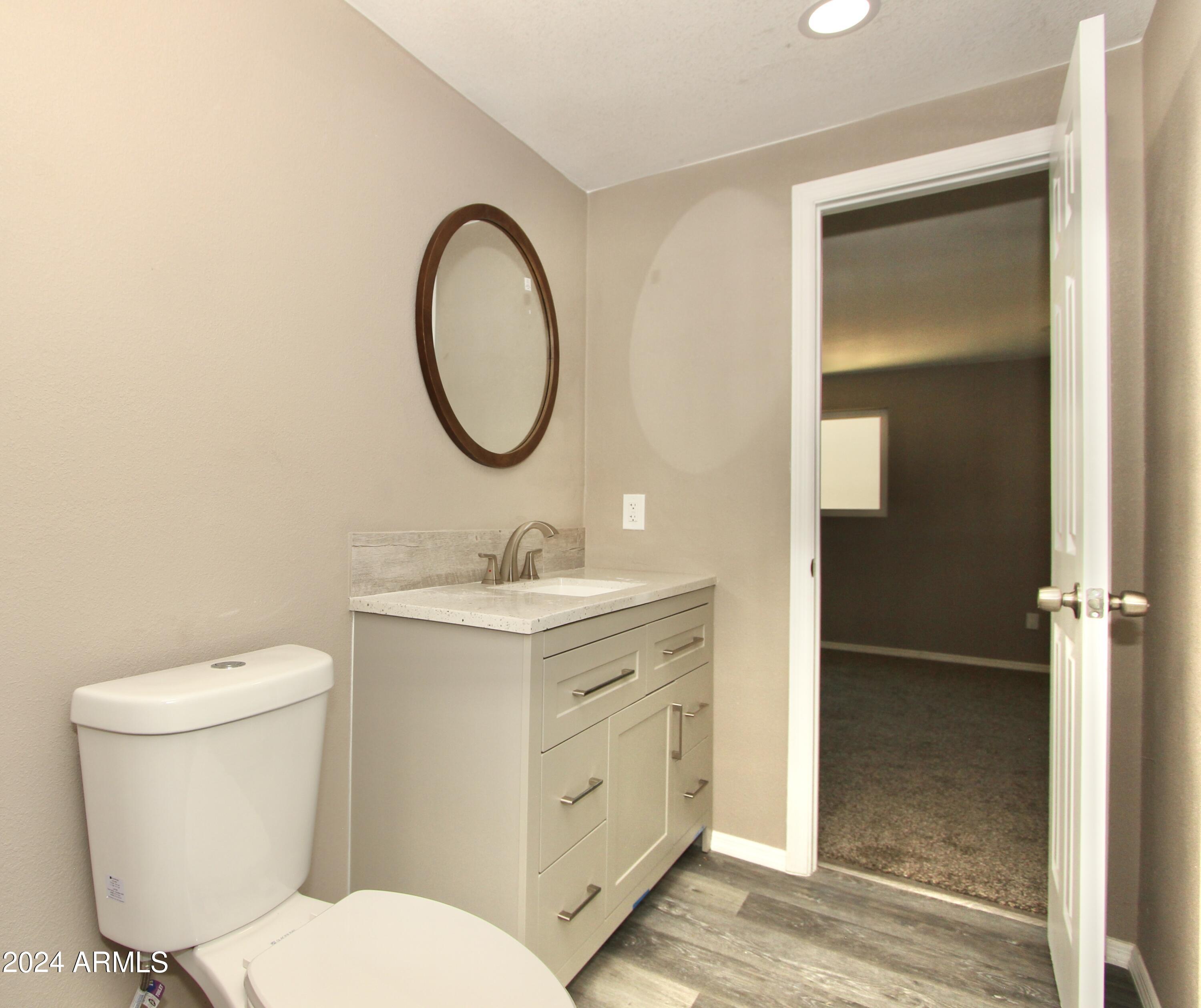 9624 E EDGEWOOD Avenue