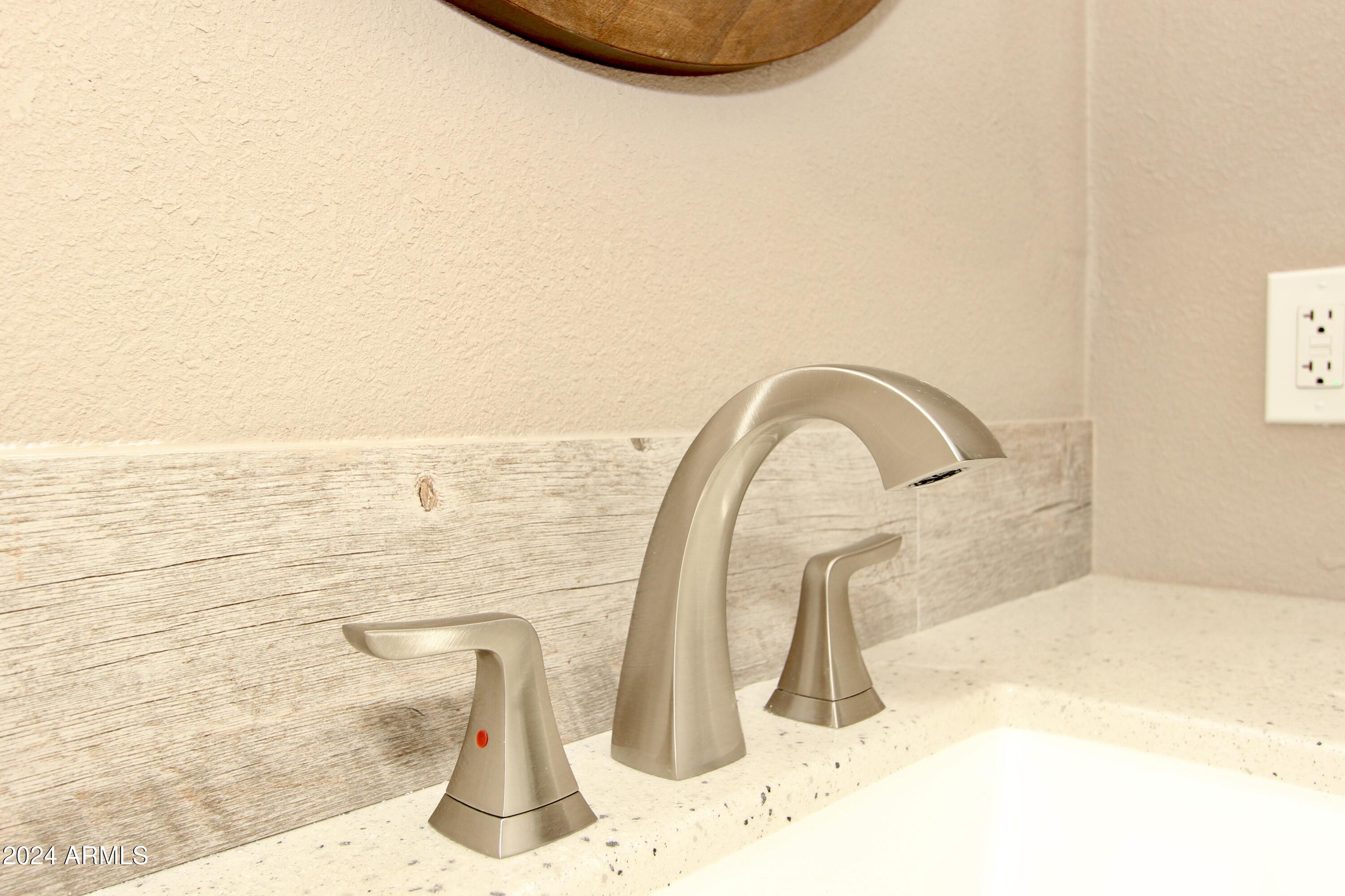 9624 E EDGEWOOD Avenue