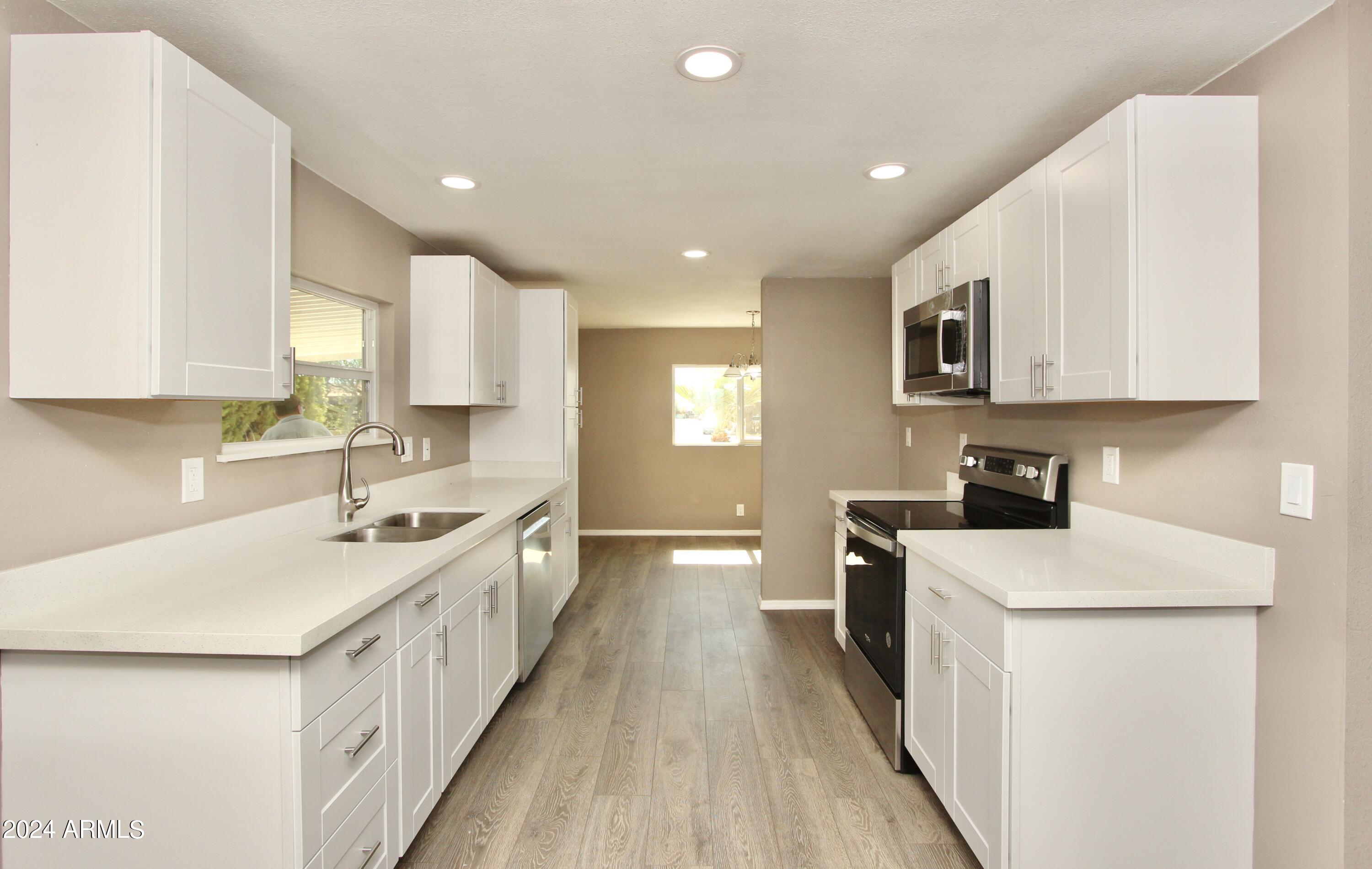 9624 E EDGEWOOD Avenue