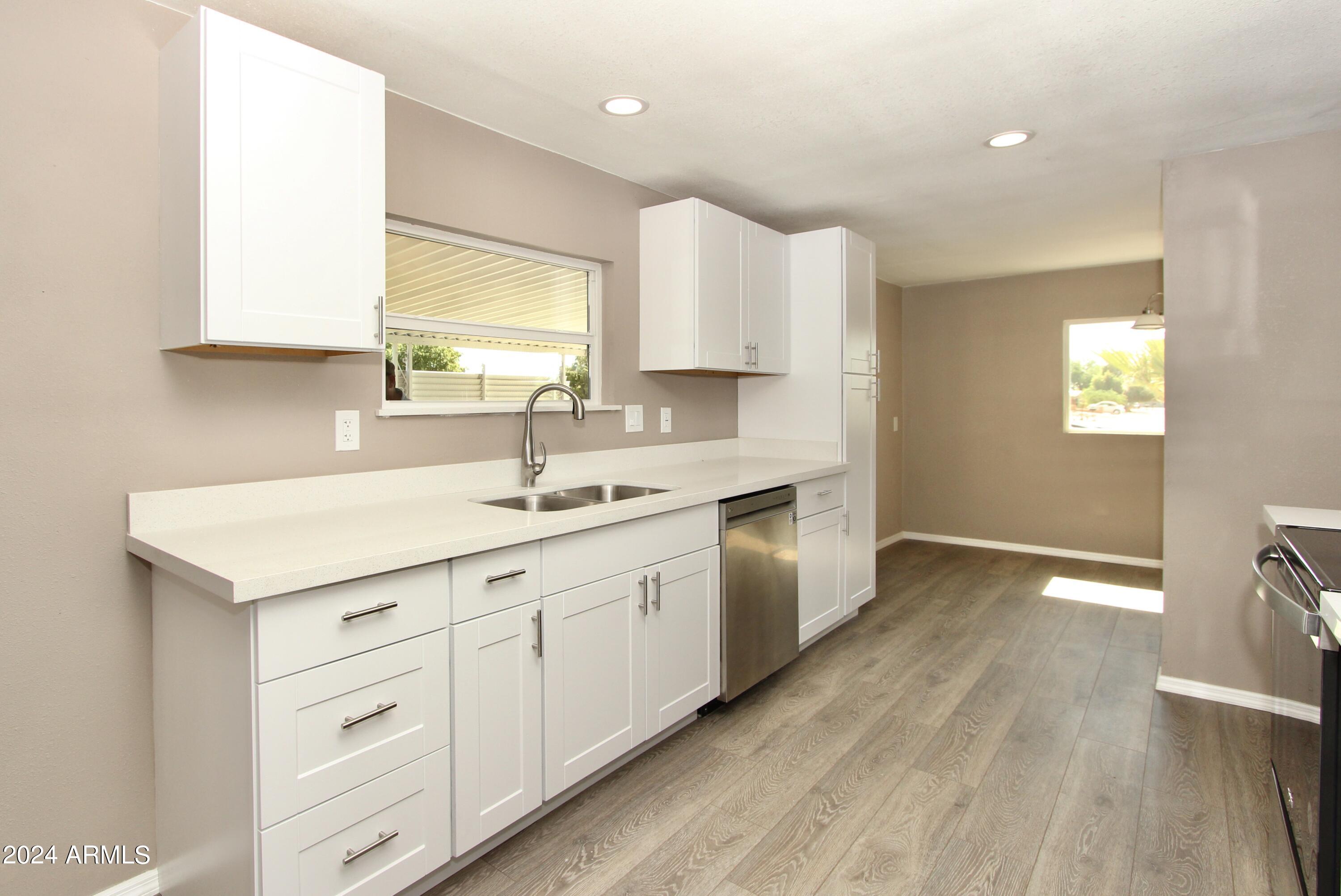 9624 E EDGEWOOD Avenue