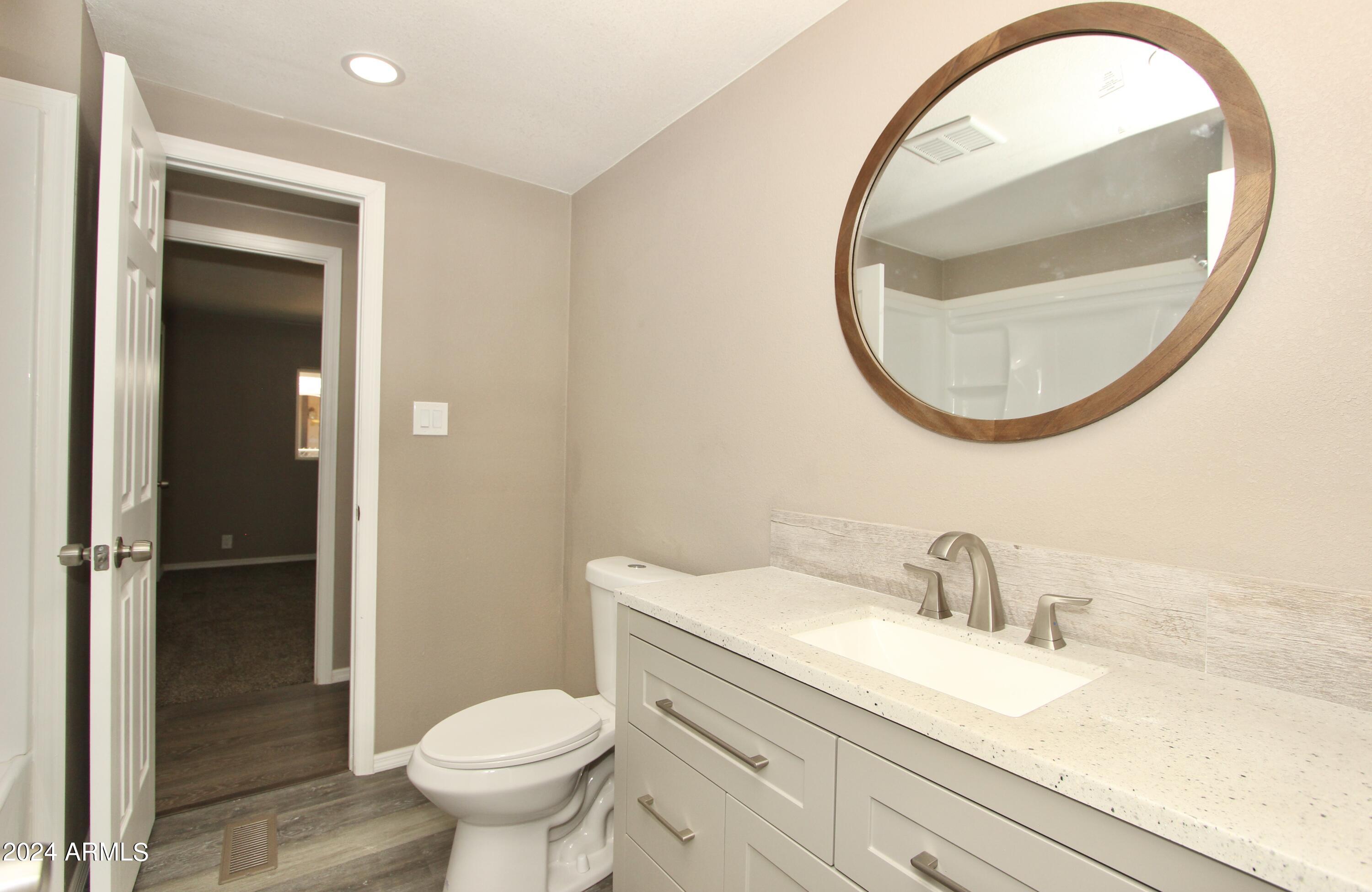 9624 E EDGEWOOD Avenue