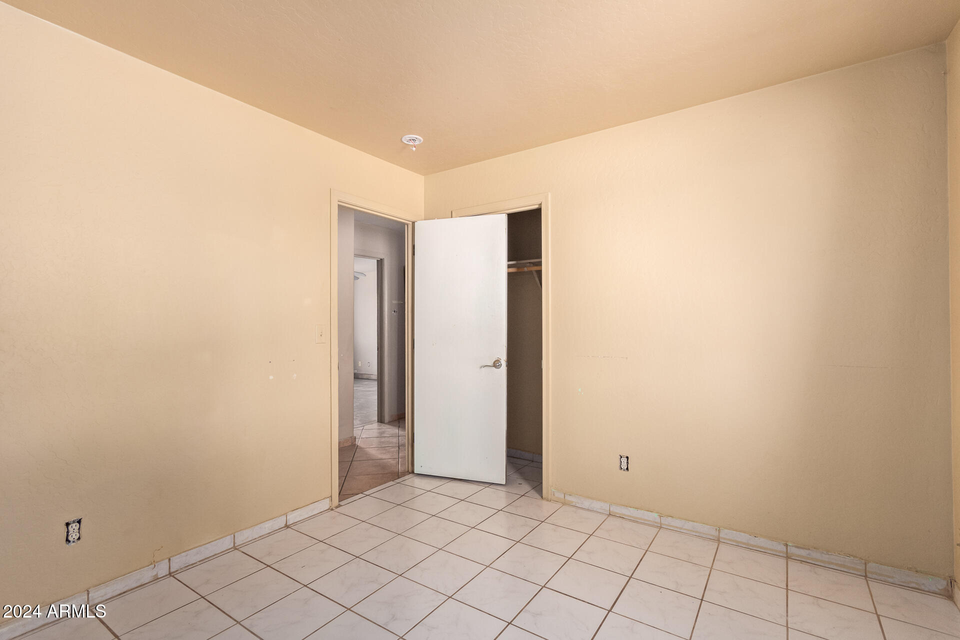 19717 E CHESTNUT Drive