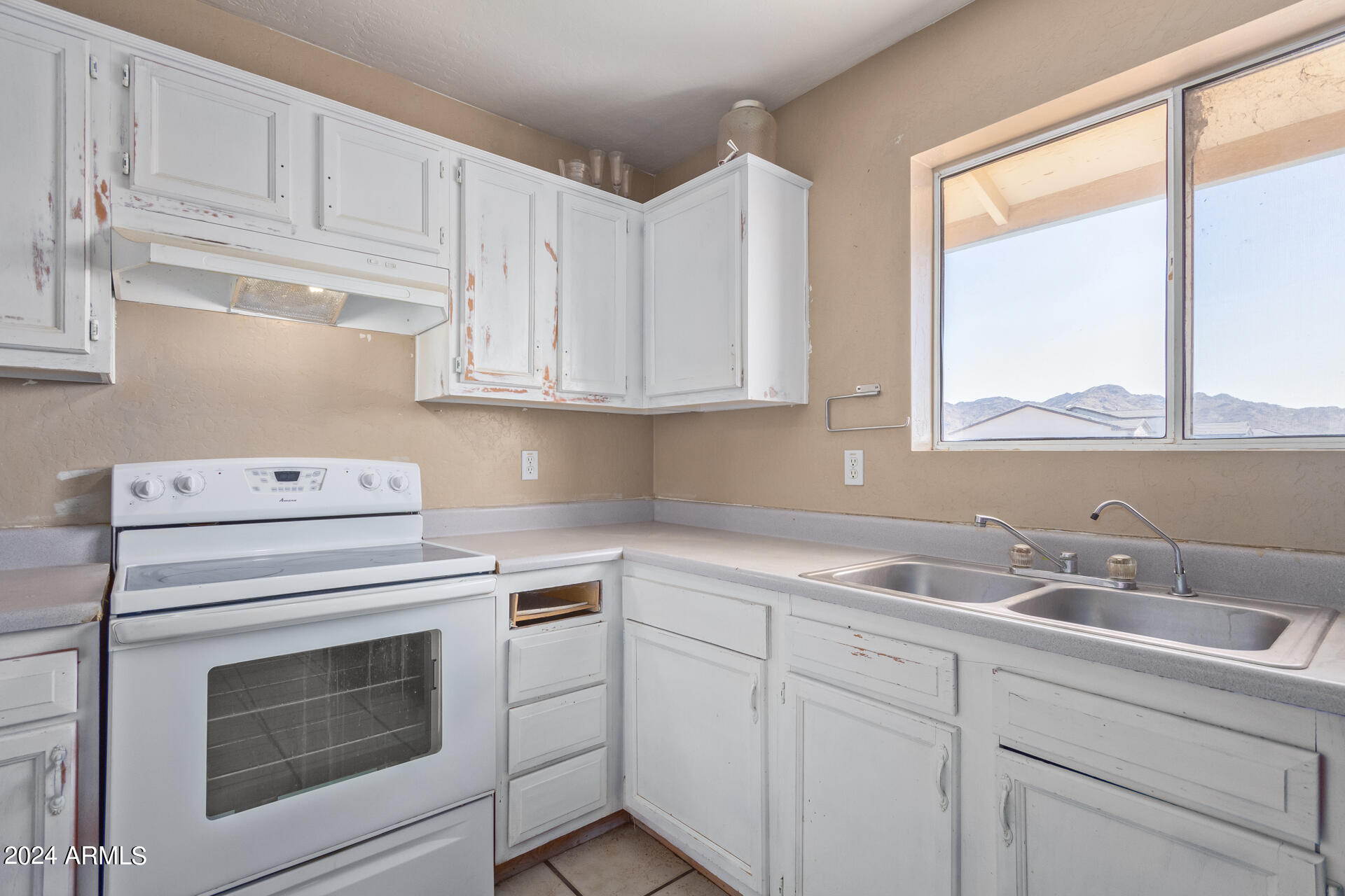 19717 E CHESTNUT Drive