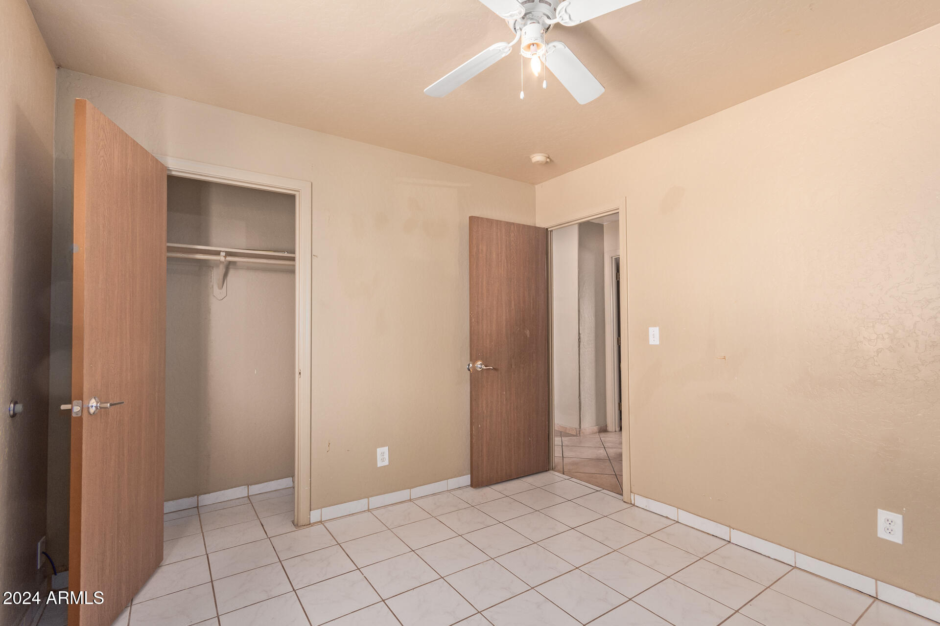 19717 E CHESTNUT Drive