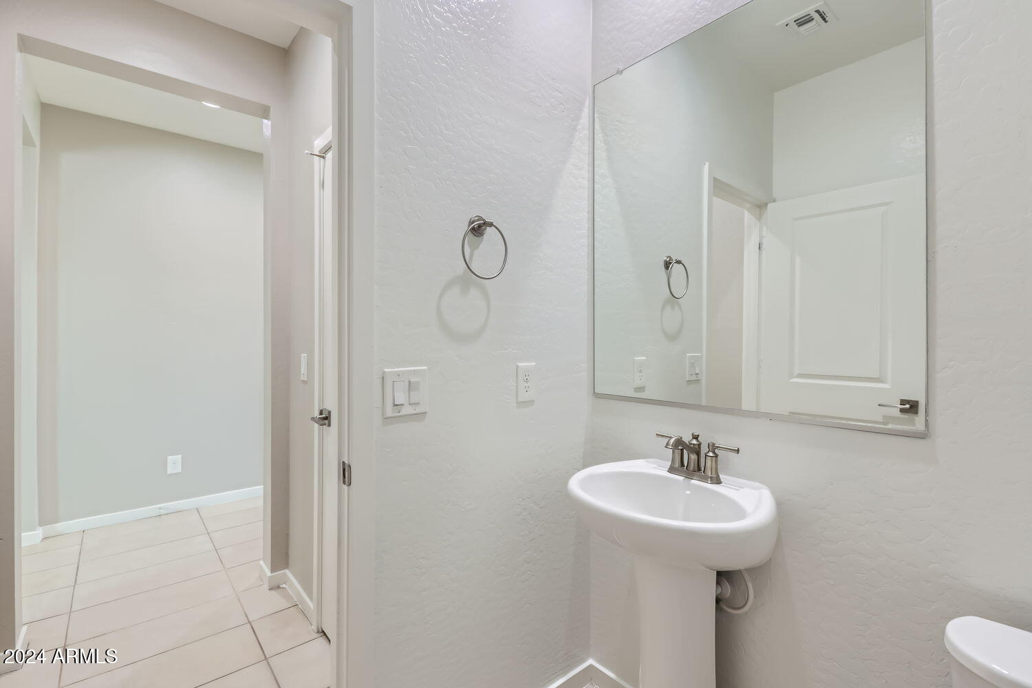 9732 W SOUTHGATE Avenue