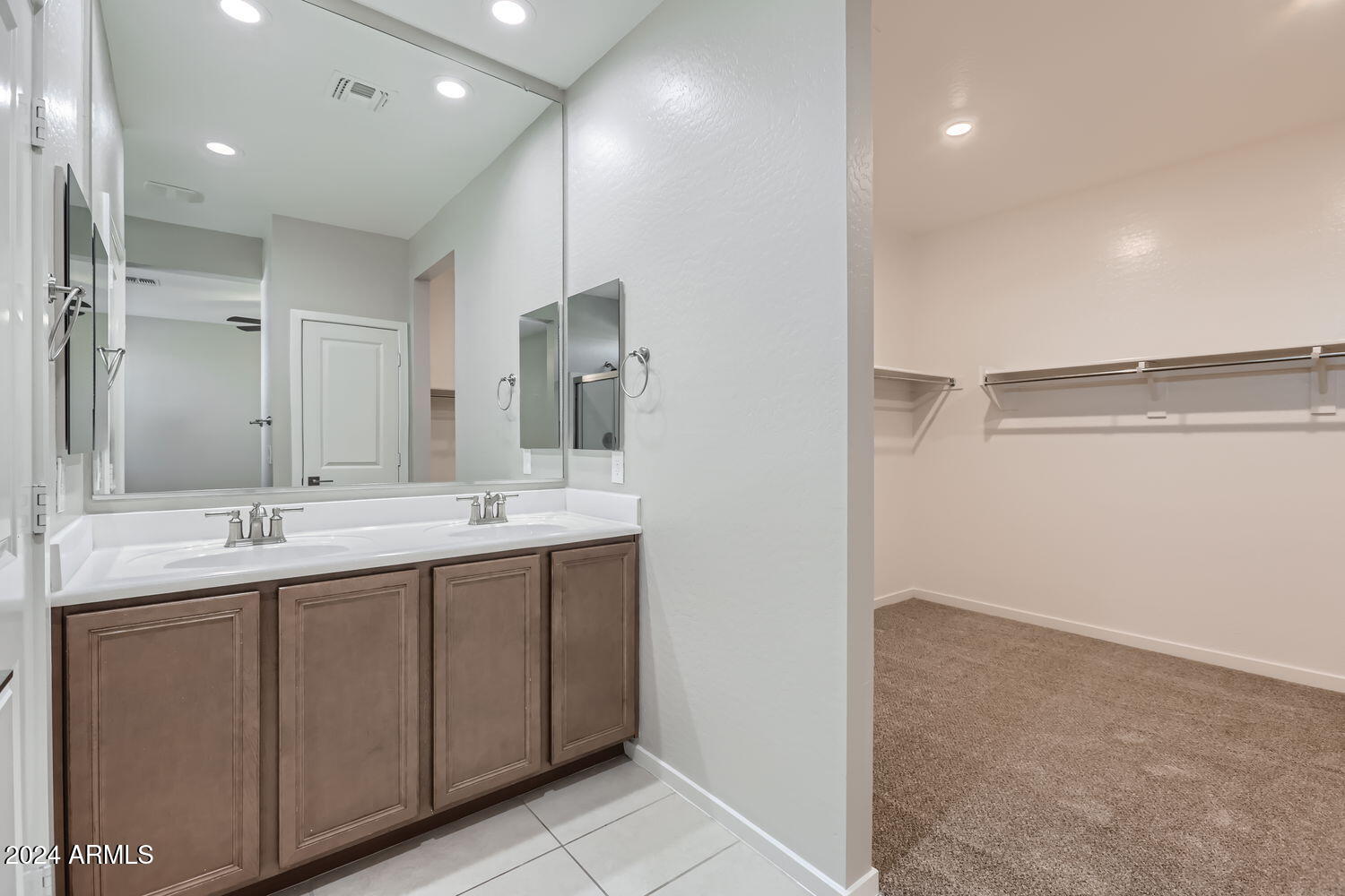 9732 W SOUTHGATE Avenue