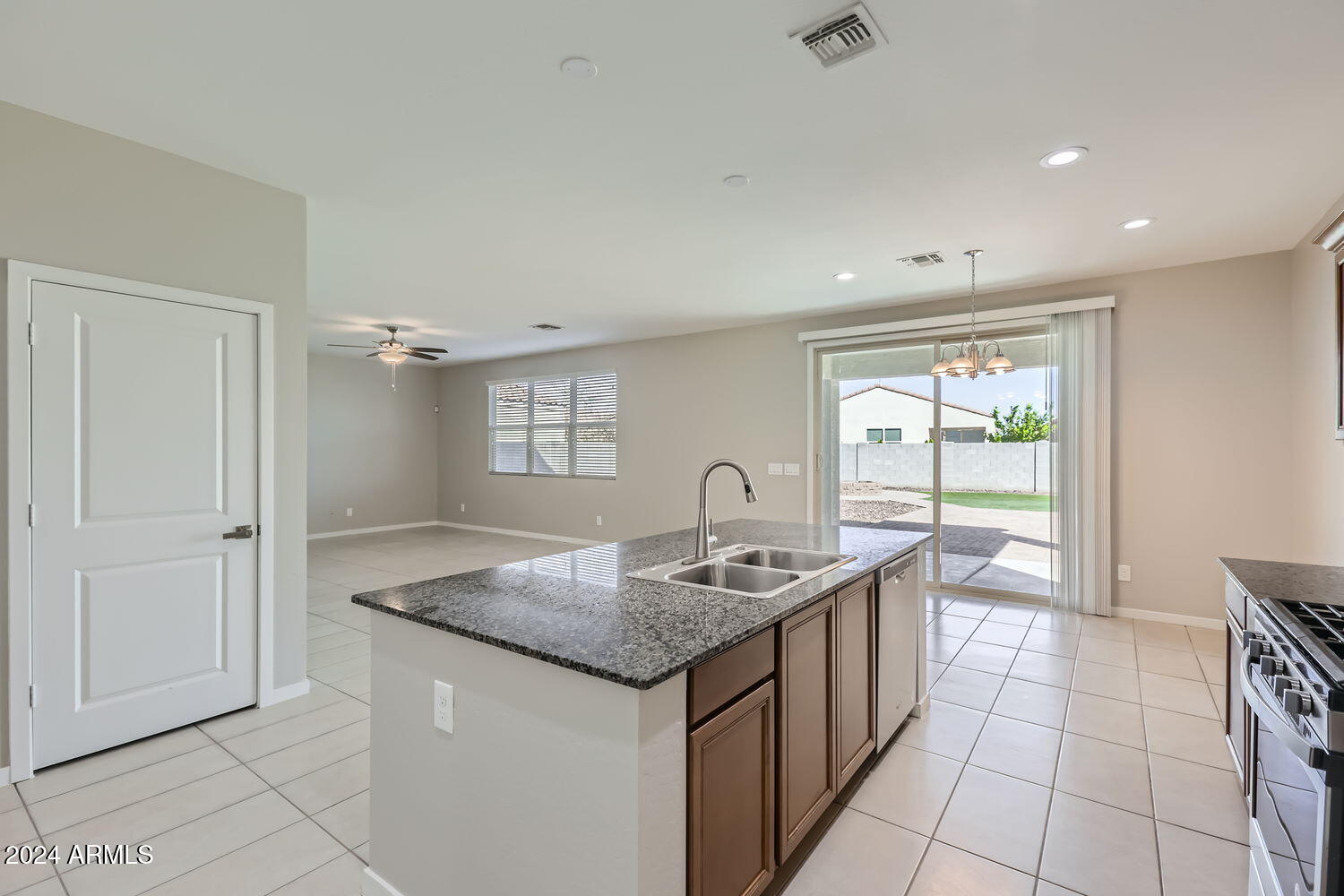 9732 W SOUTHGATE Avenue