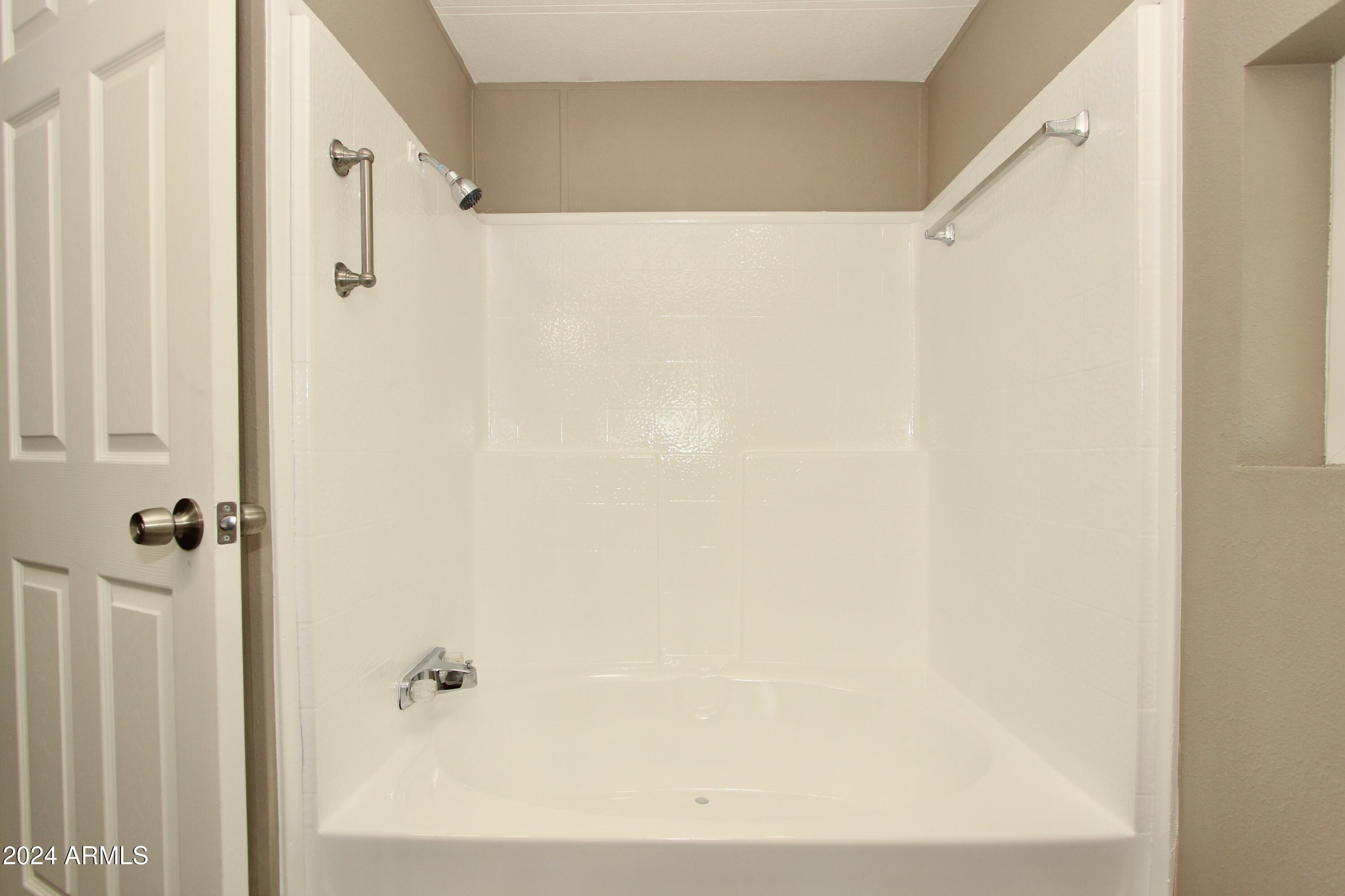 865 W SADDLE BUTTE Street