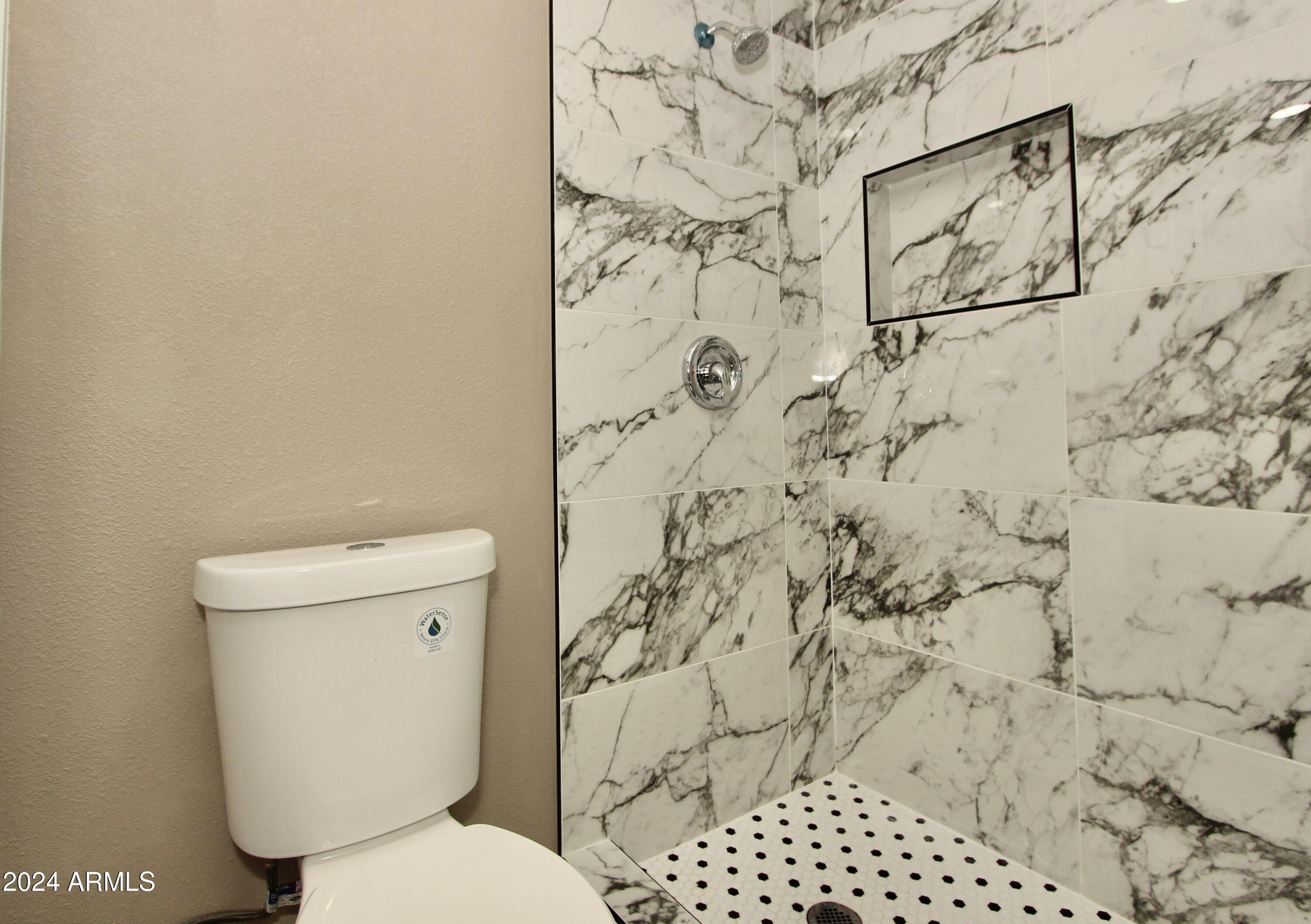 865 W SADDLE BUTTE Street