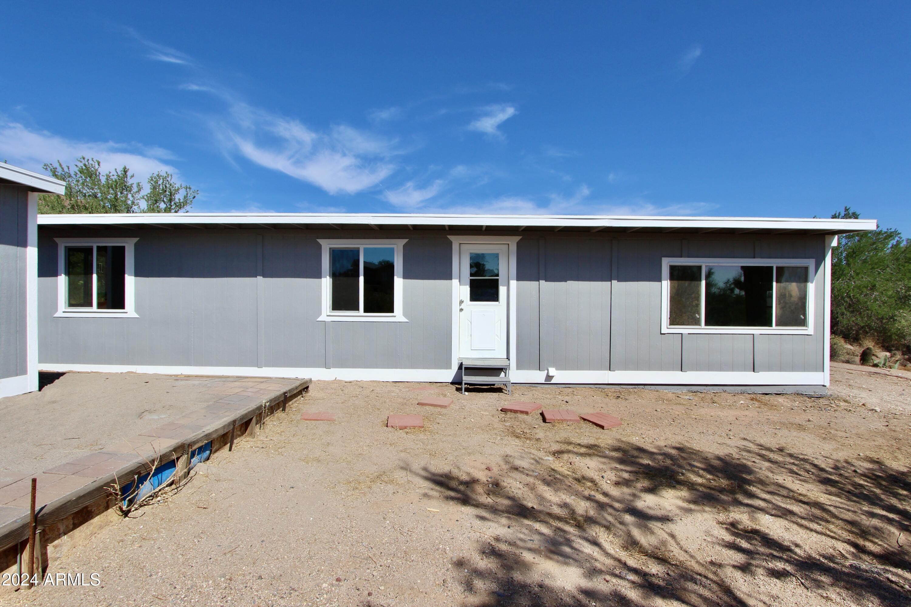 865 W SADDLE BUTTE Street