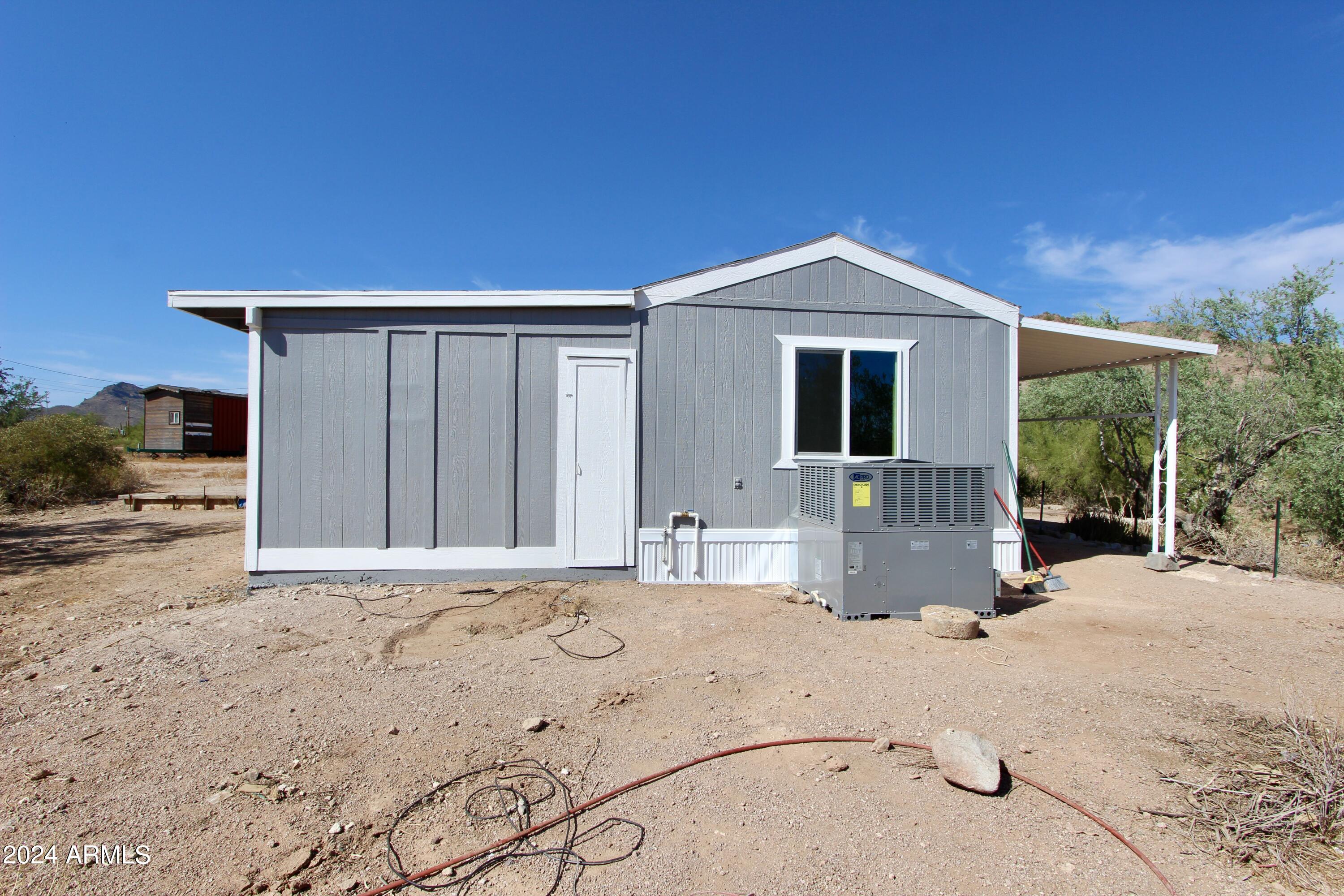 865 W SADDLE BUTTE Street