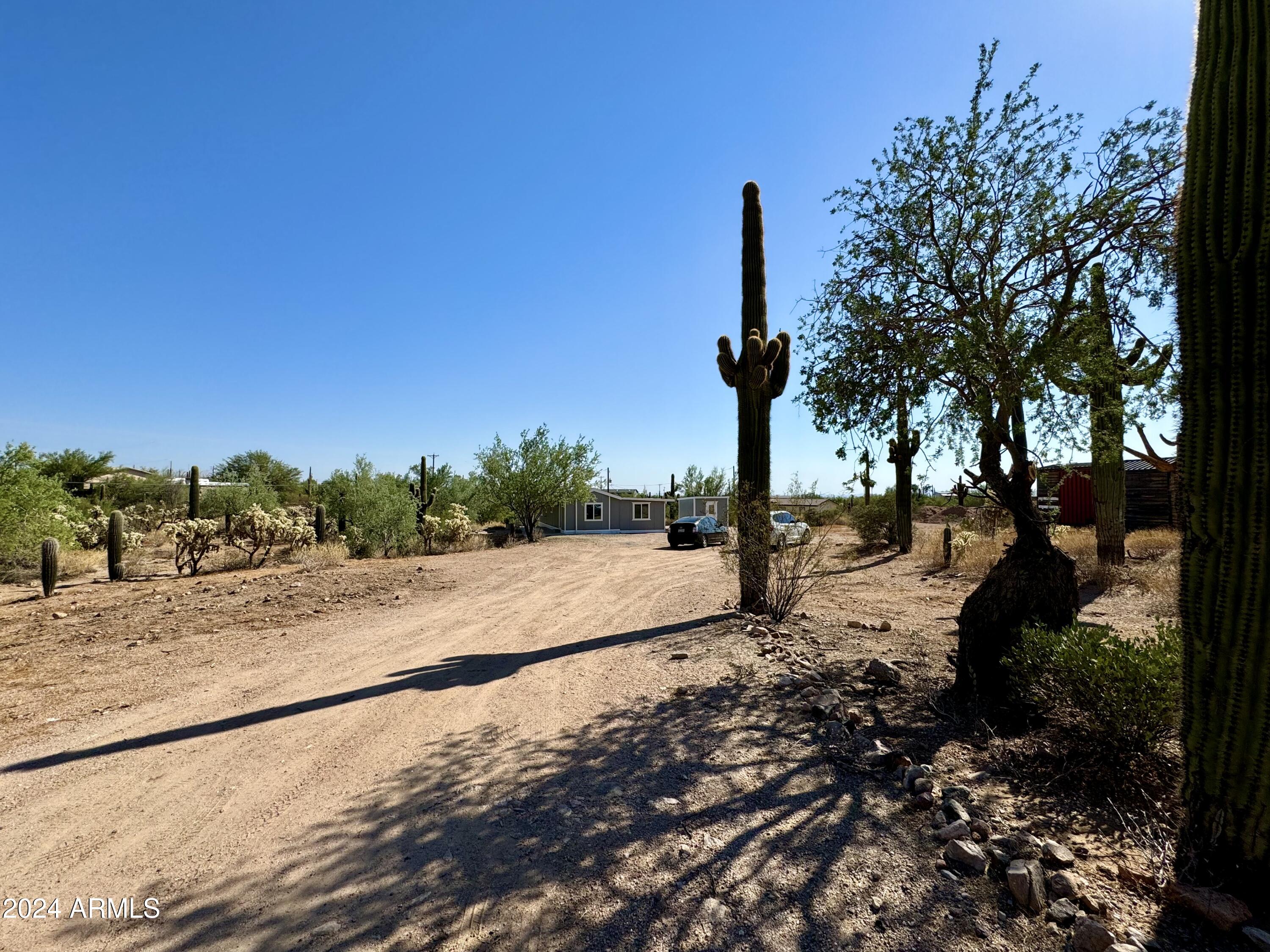 865 W SADDLE BUTTE Street