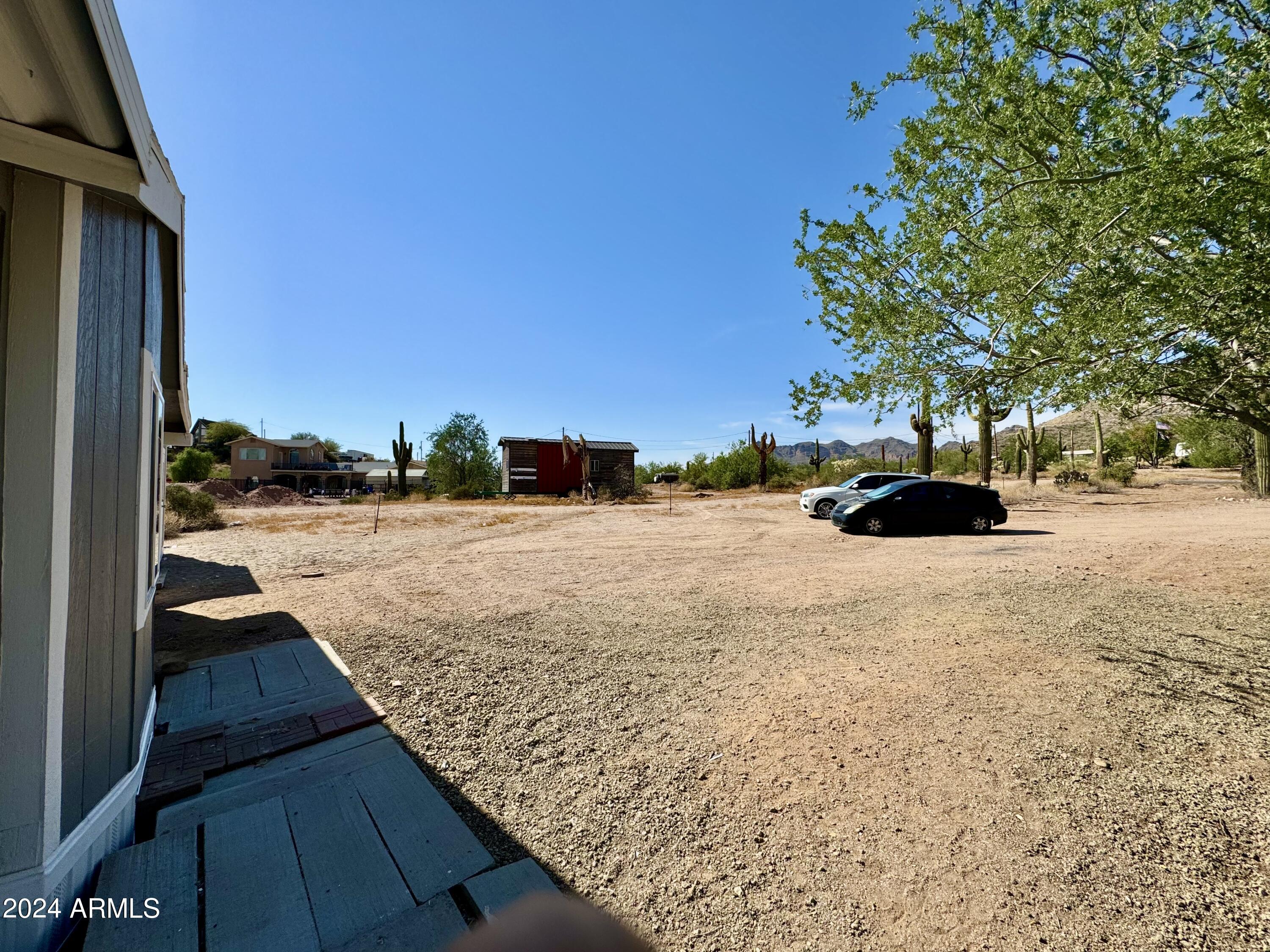 865 W SADDLE BUTTE Street