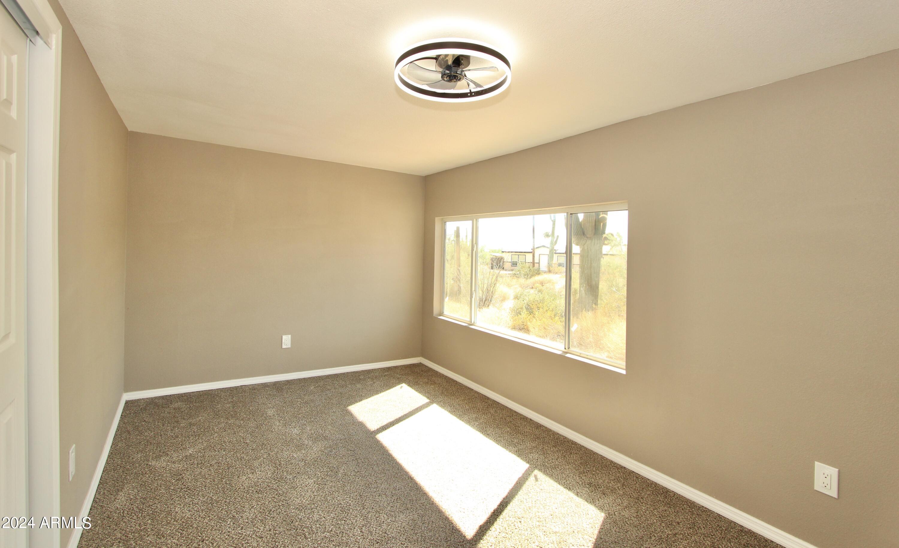 865 W SADDLE BUTTE Street